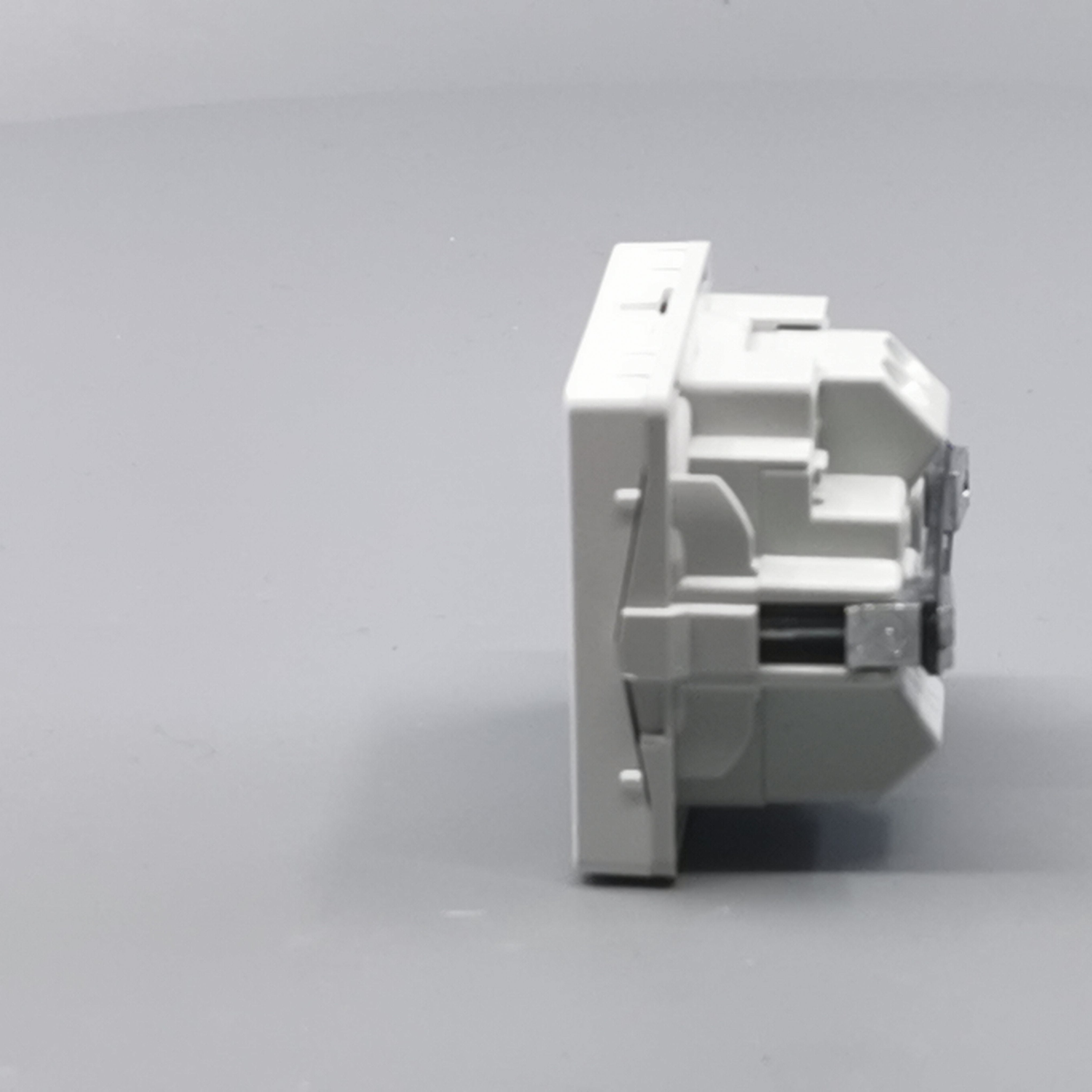 Fuga stikkontakt med jord 1 modul 2-pol - hvid