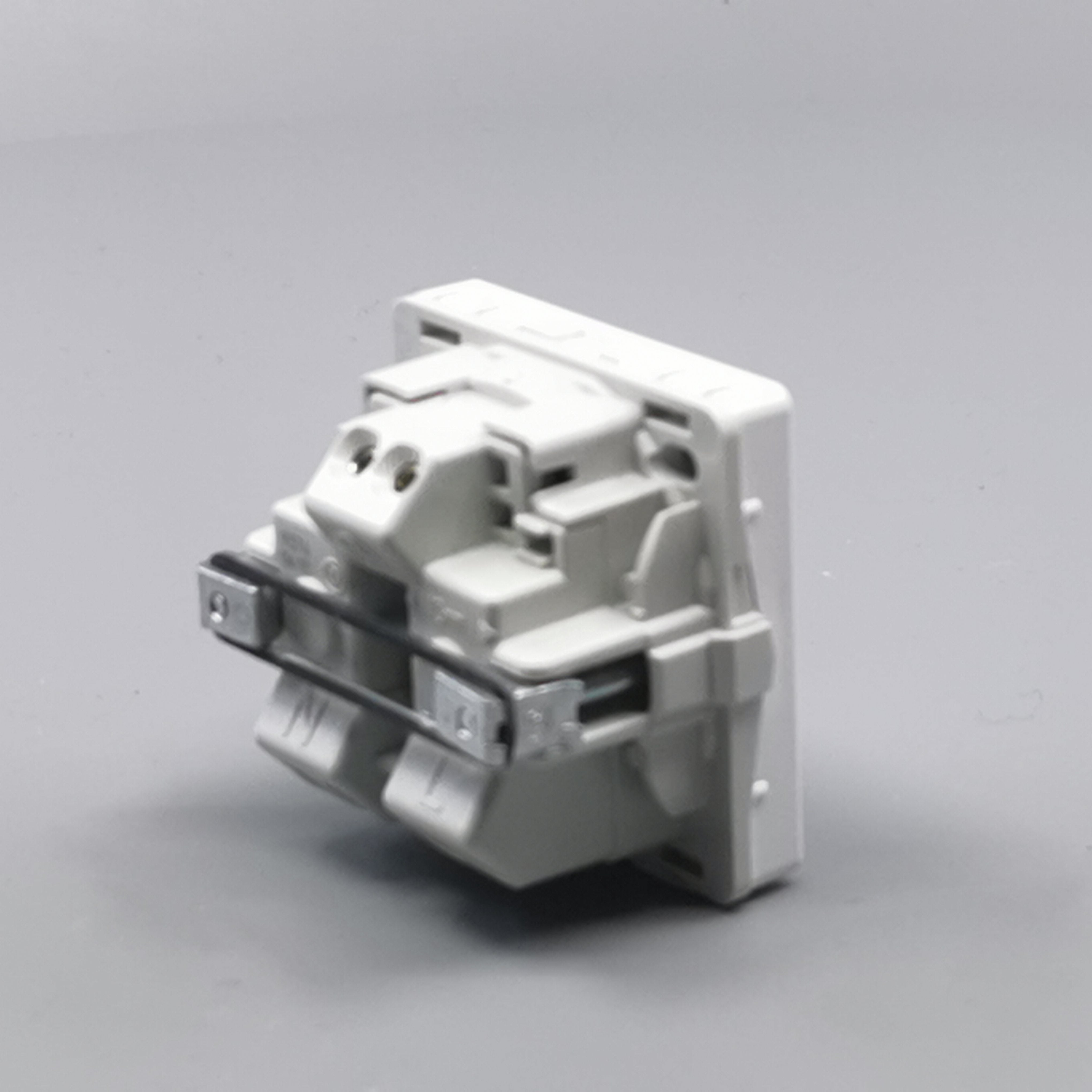 Fuga stikkontakt med jord 1 modul 2-pol - hvid