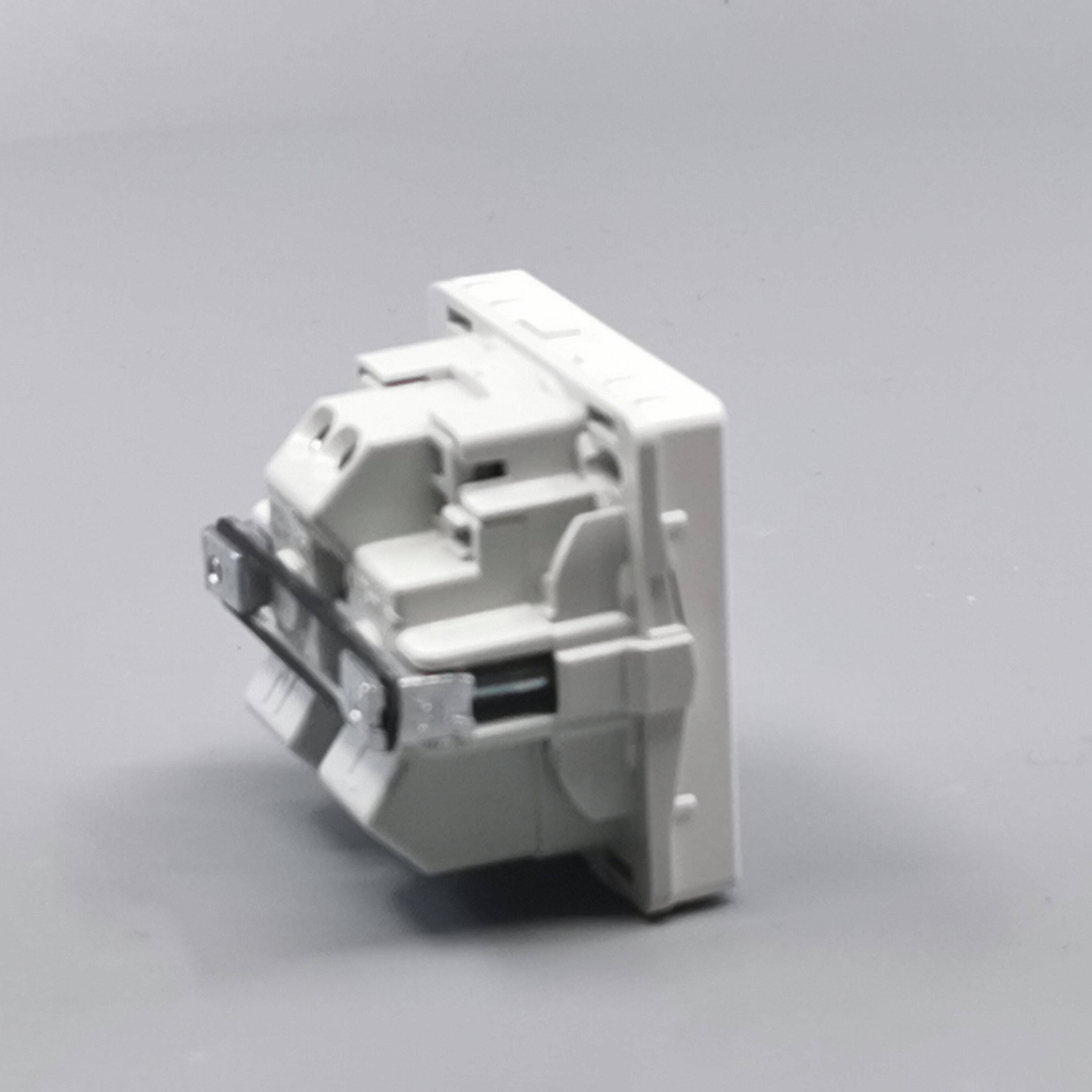 Fuga stikkontakt med jord 1 modul 2-pol - hvid