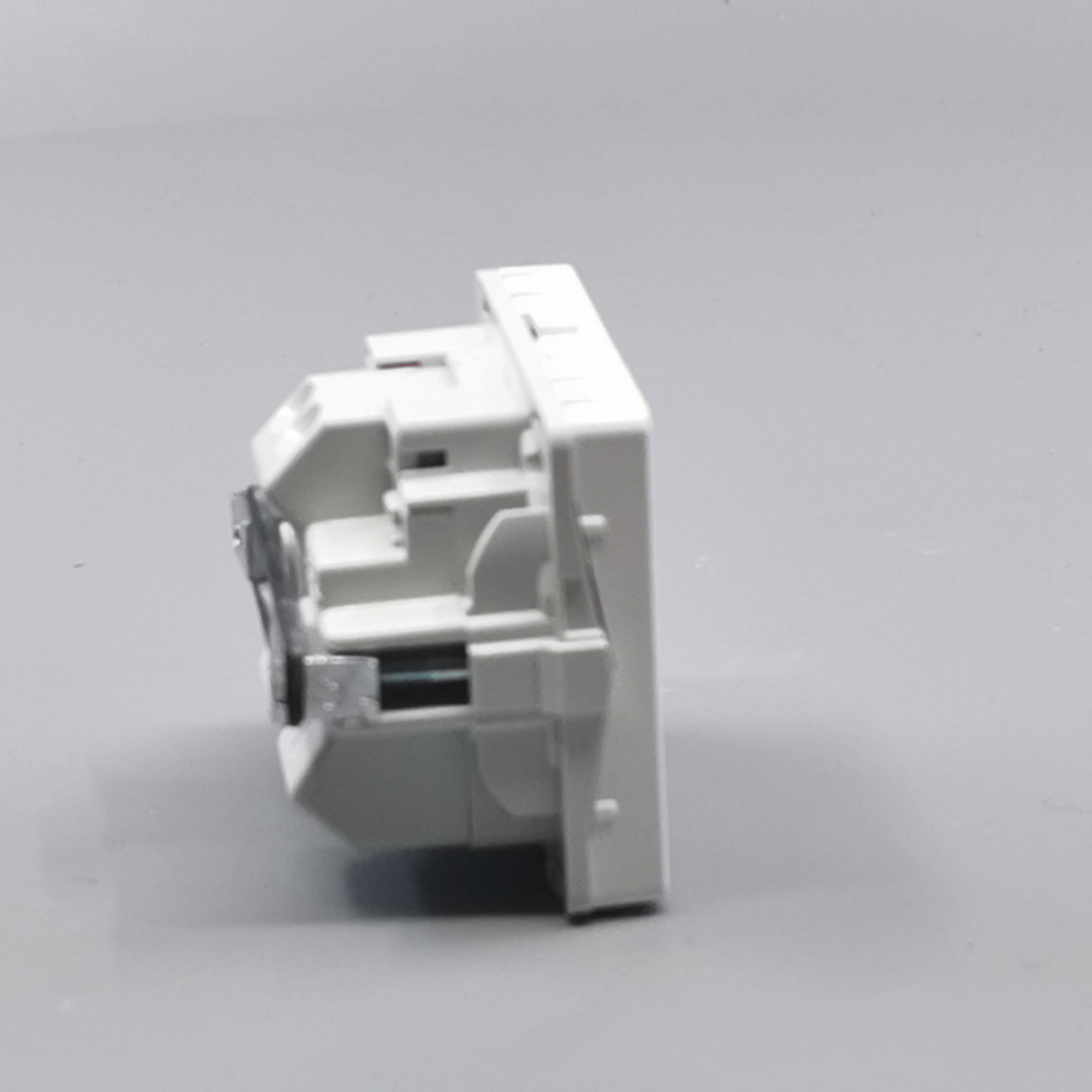 Fuga stikkontakt med jord 1 modul 2-pol - hvid