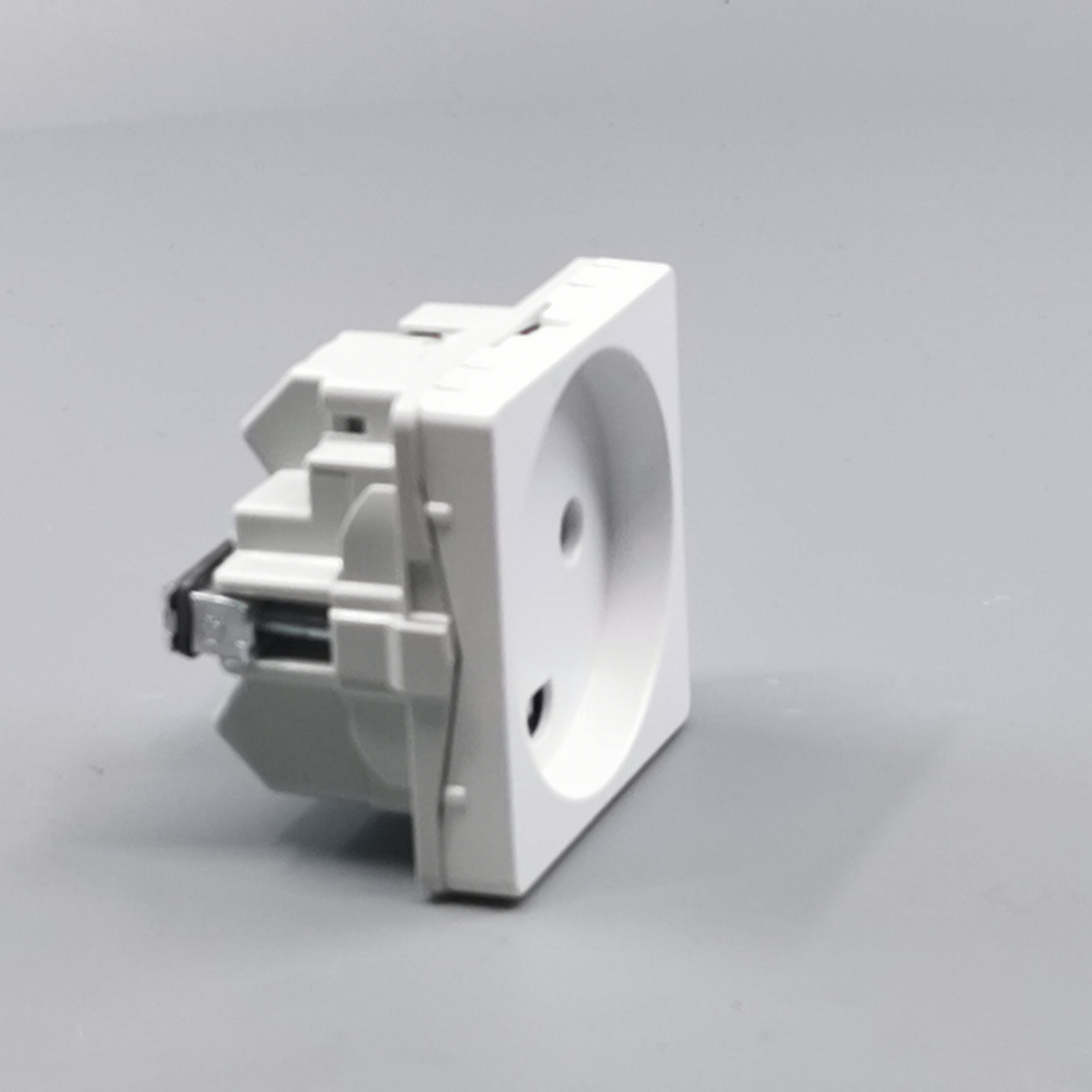 Fuga stikkontakt med jord 1 modul 2-pol - hvid