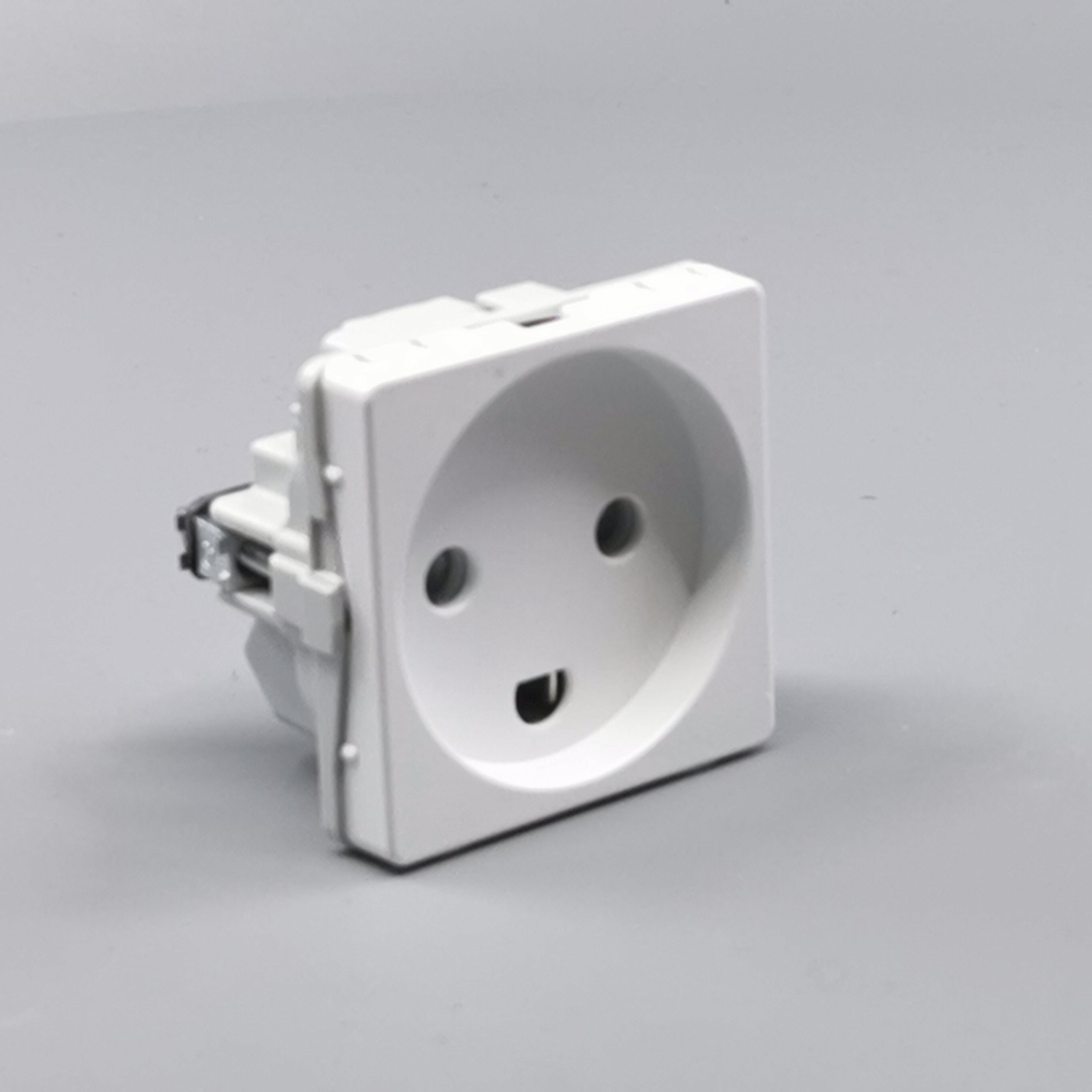 Fuga stikkontakt med jord 1 modul 2-pol - hvid