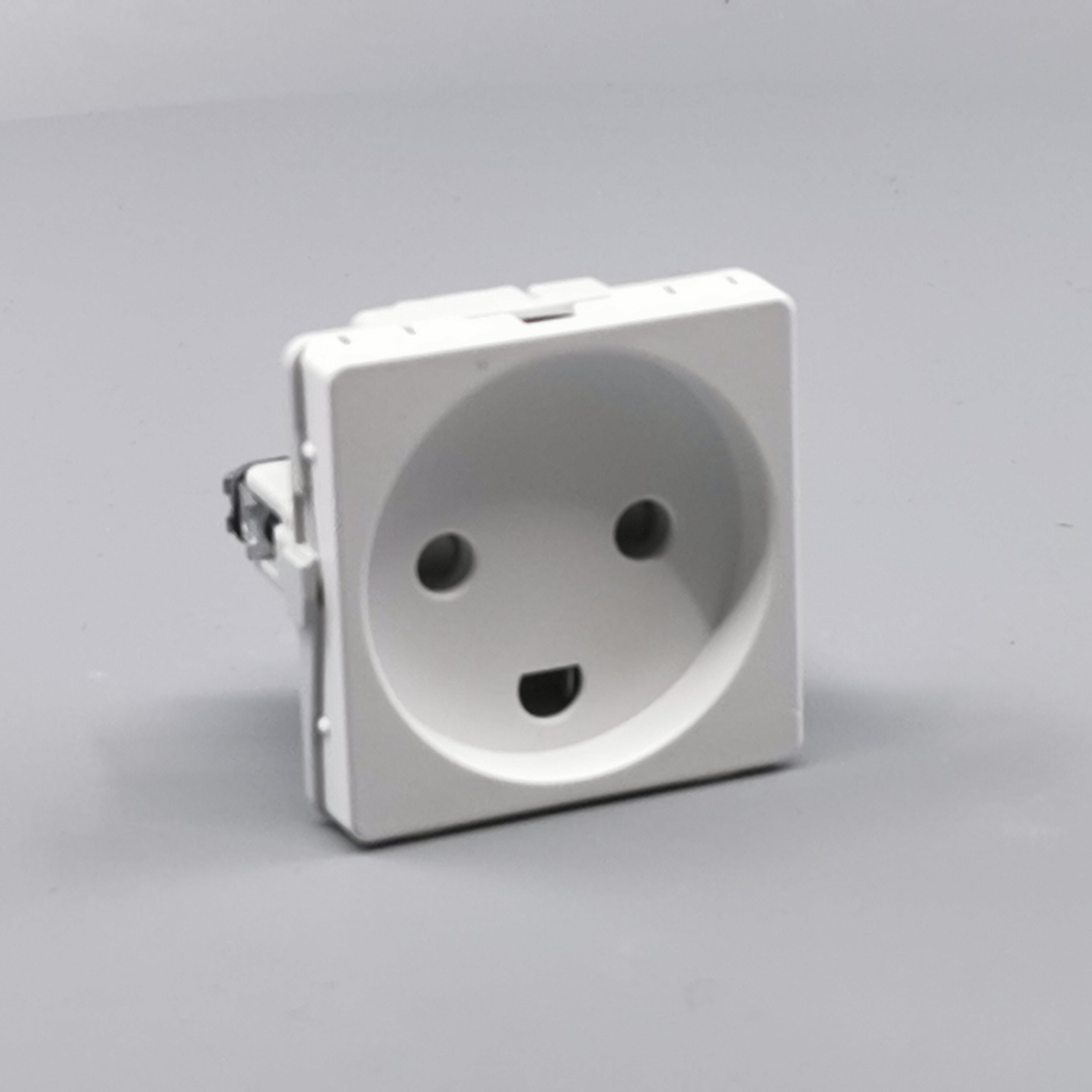 Fuga stikkontakt med jord 1 modul 2-pol - hvid