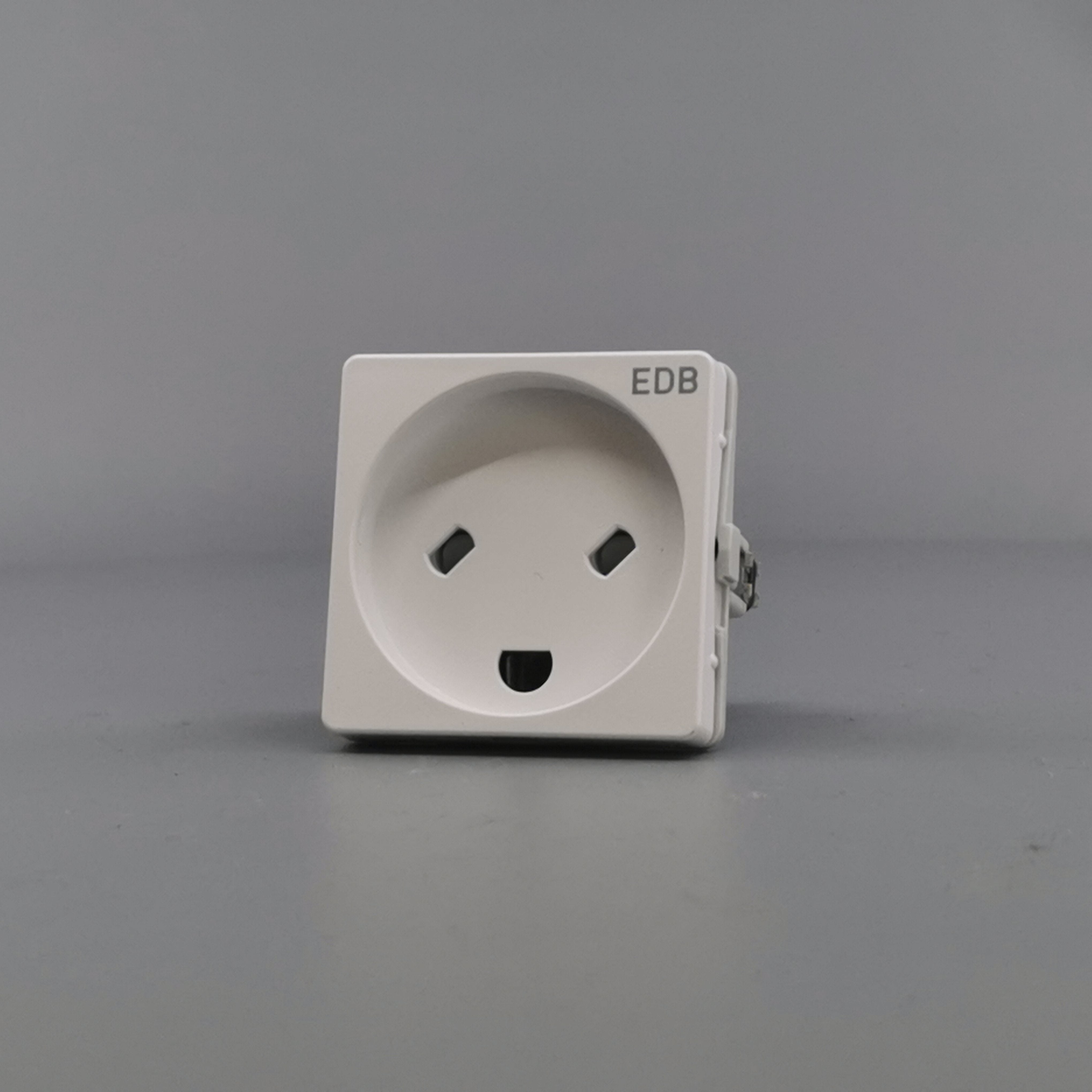 Fuga EDB stikkontakt med jord 1 modul 2-pol - hvid