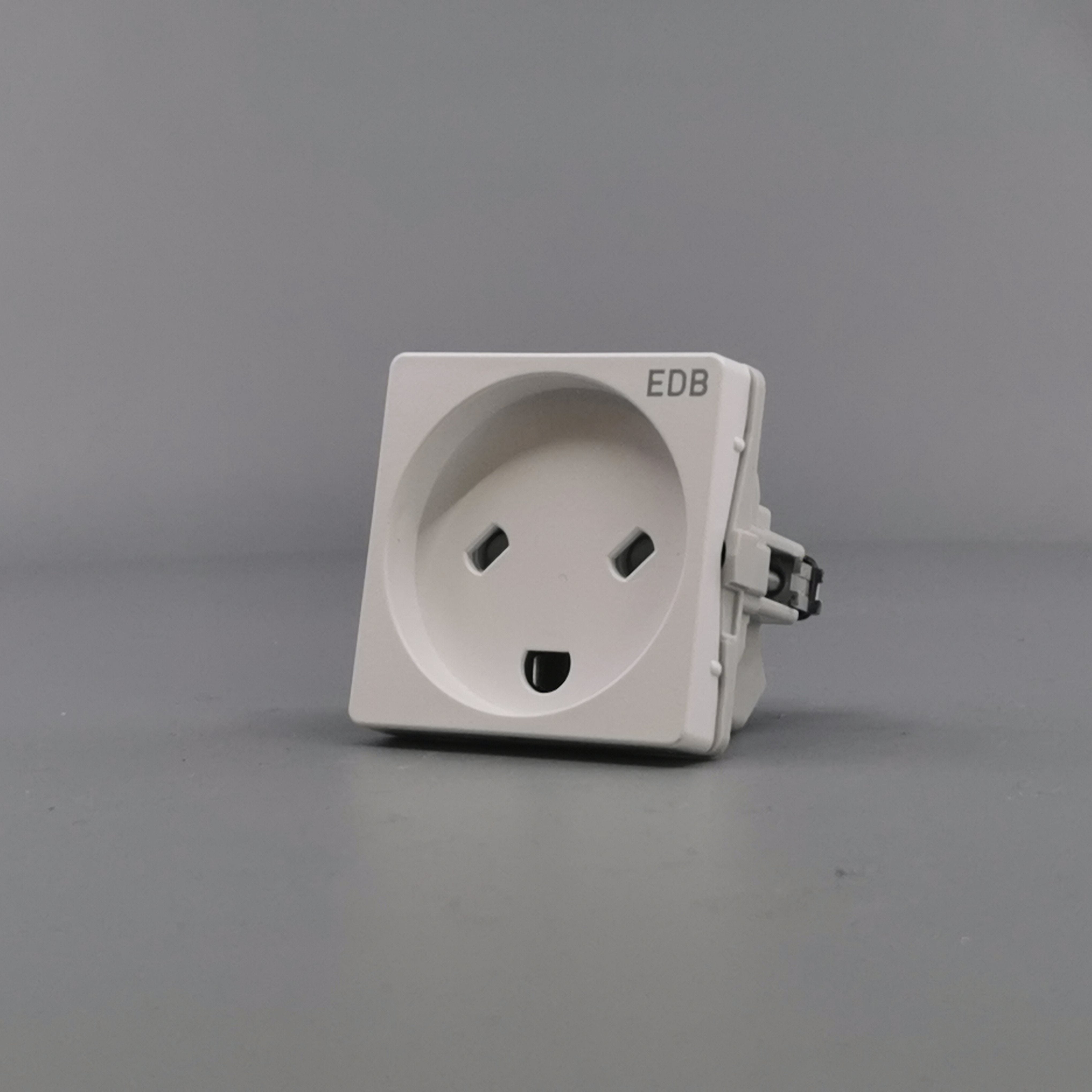 Fuga EDB stikkontakt med jord 1 modul 2-pol - hvid