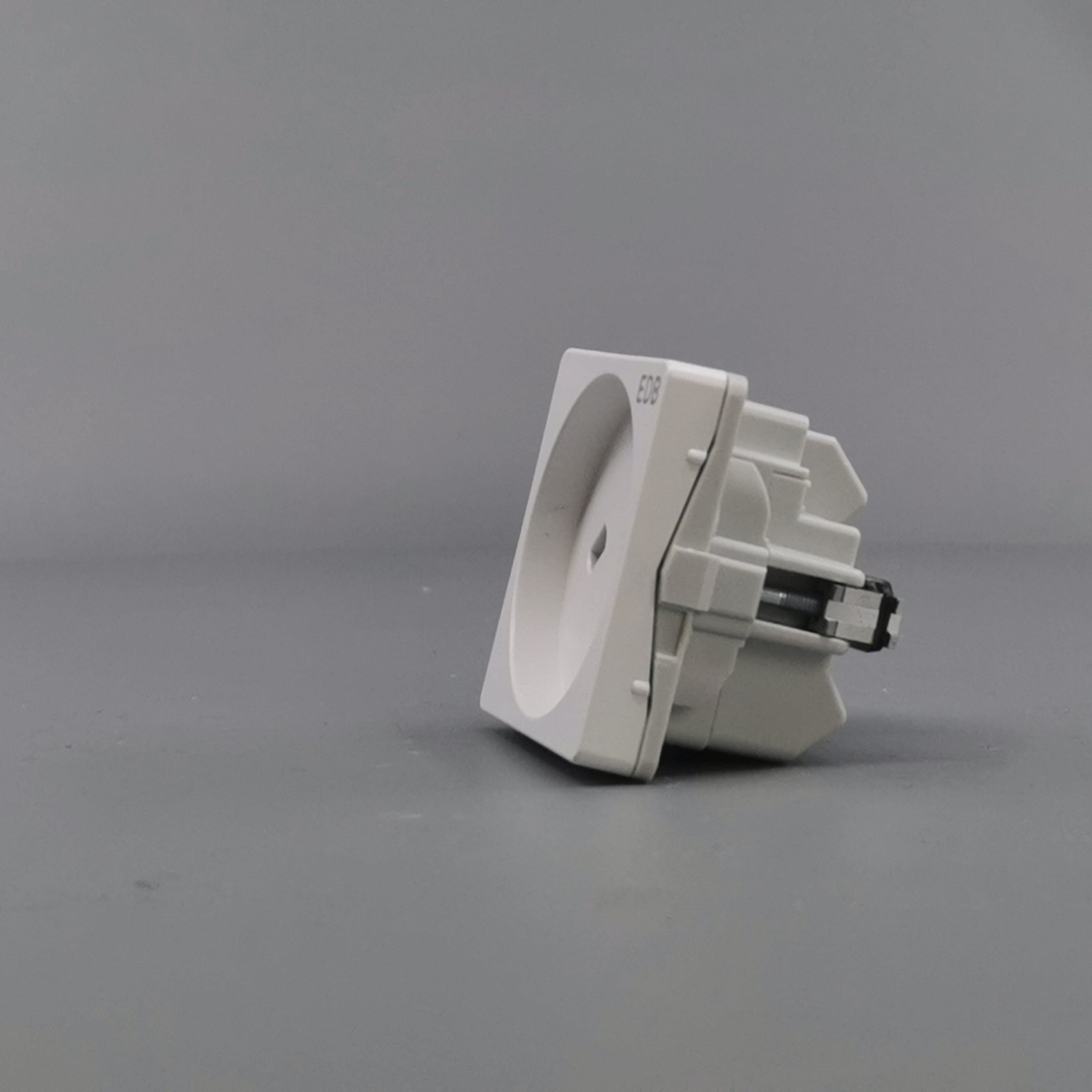 Fuga EDB stikkontakt med jord 1 modul 2-pol - hvid