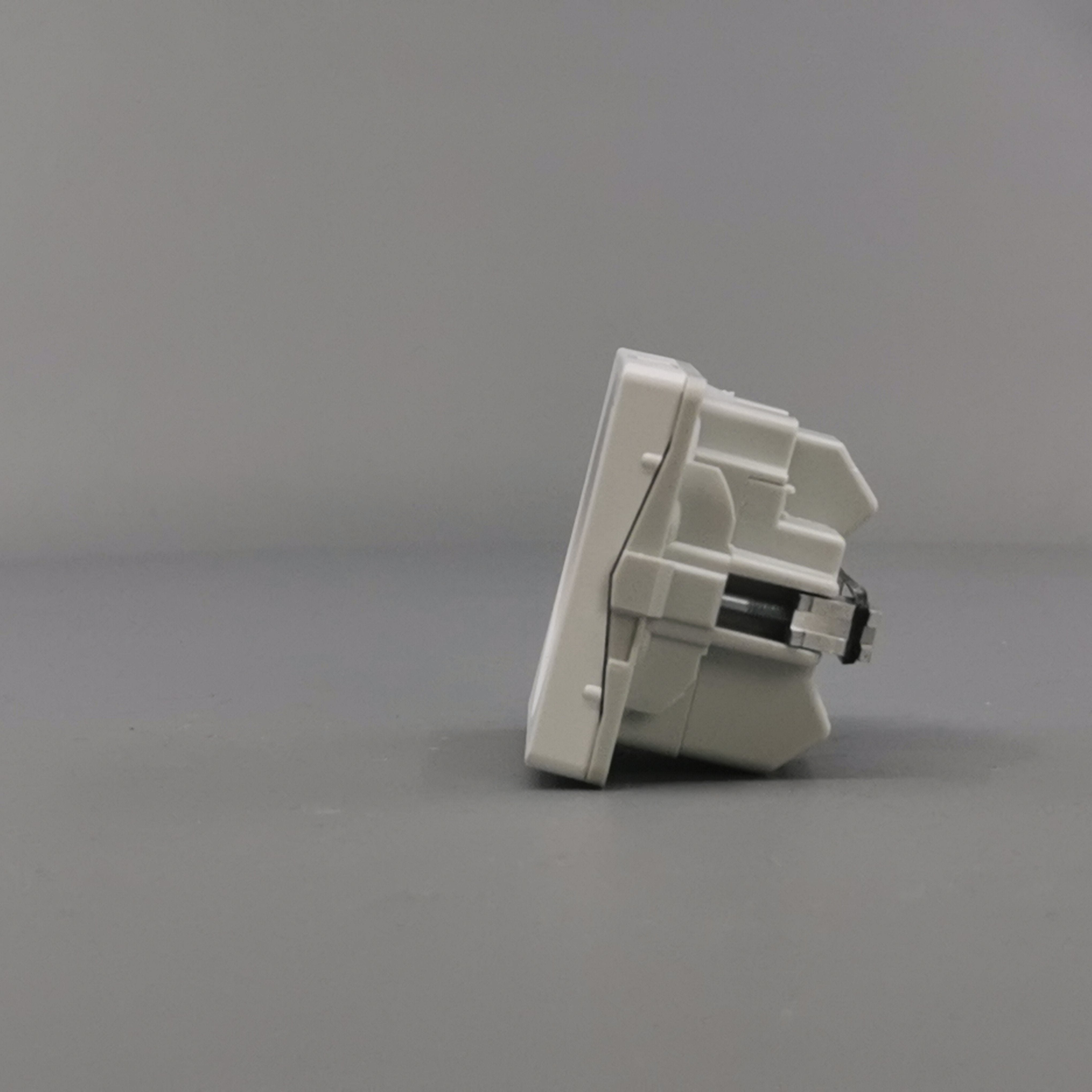 Fuga EDB stikkontakt med jord 1 modul 2-pol - hvid