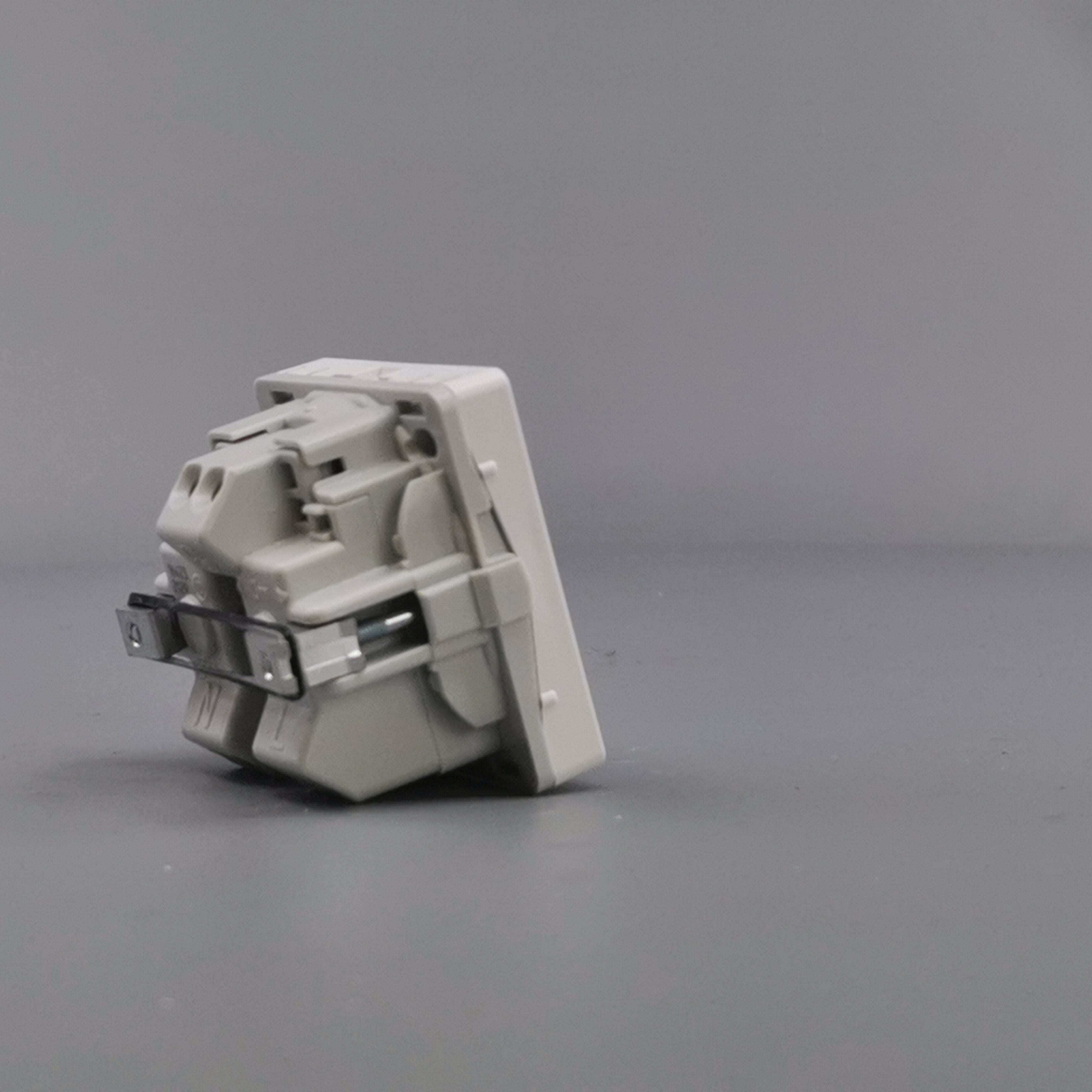 Fuga EDB stikkontakt med jord 1 modul 2-pol - hvid