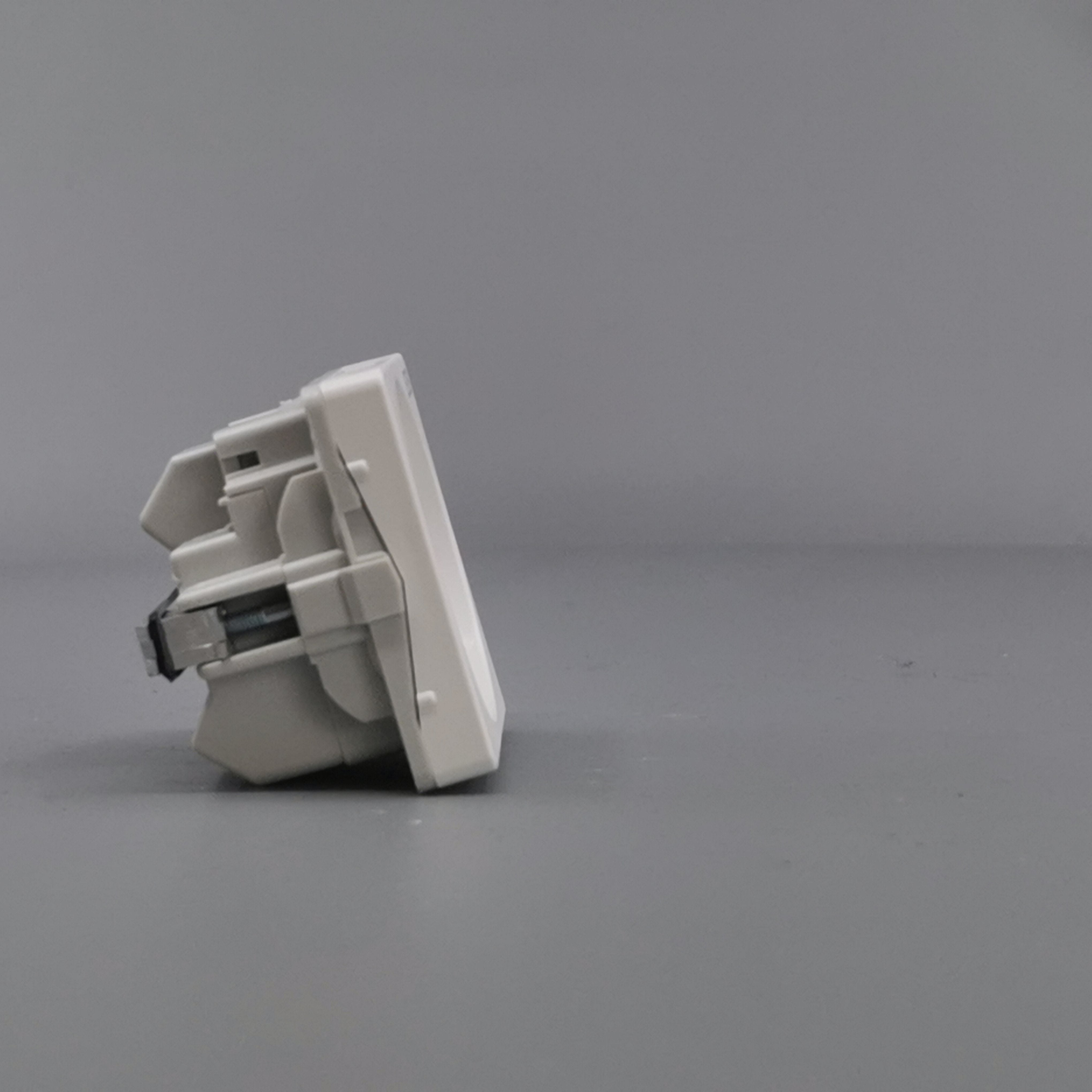 Fuga EDB stikkontakt med jord 1 modul 2-pol - hvid