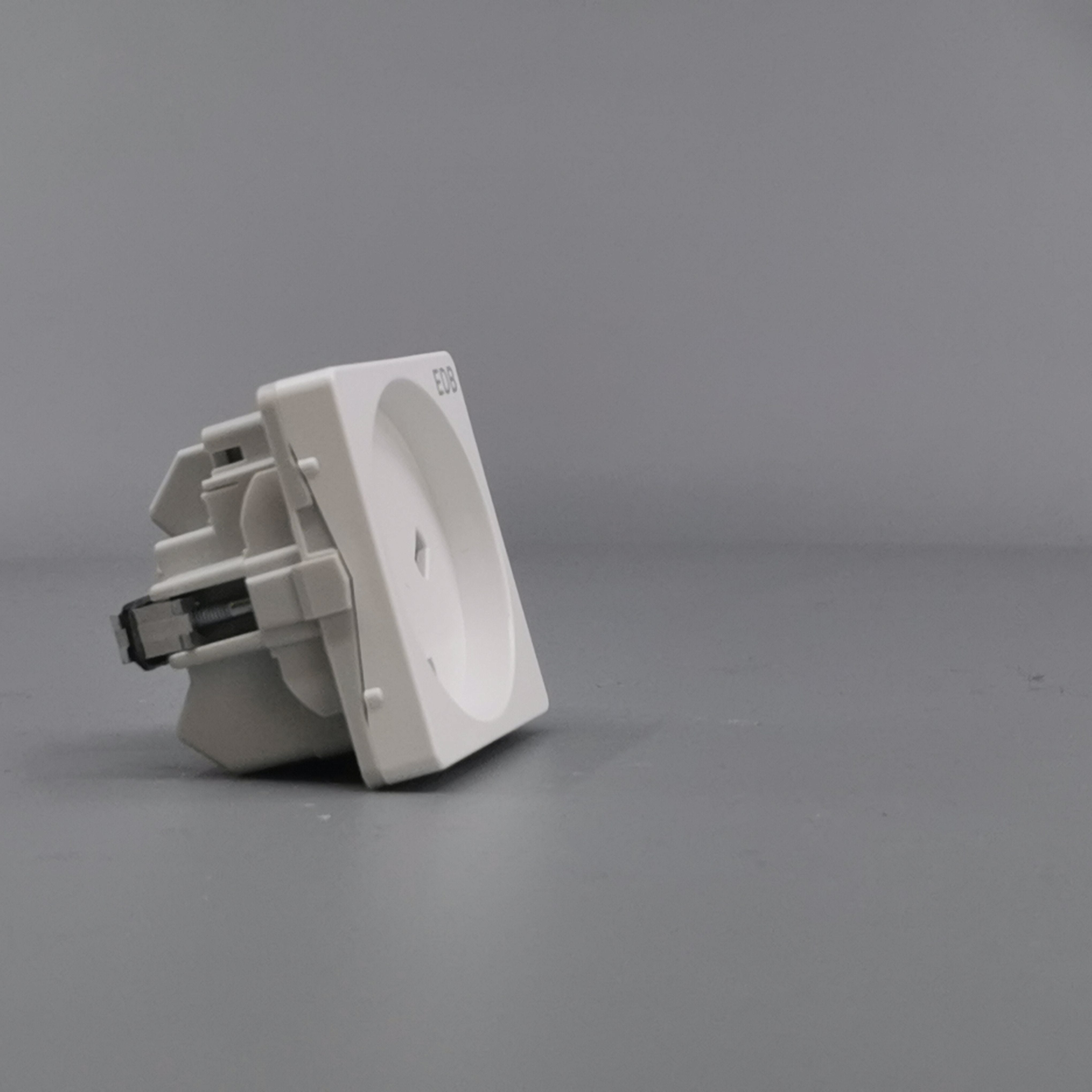 Fuga EDB stikkontakt med jord 1 modul 2-pol - hvid