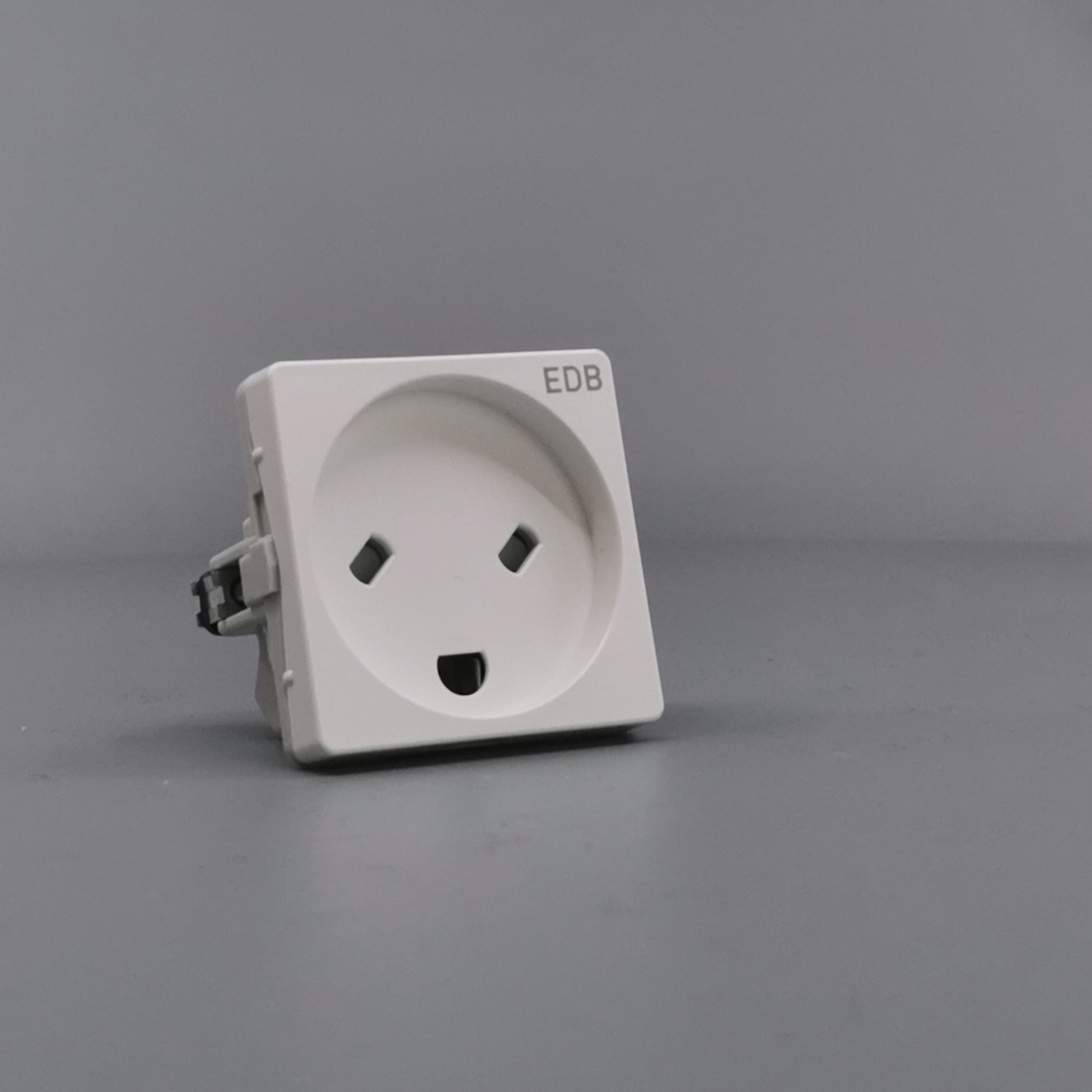 Fuga EDB stikkontakt med jord 1 modul 2-pol - hvid