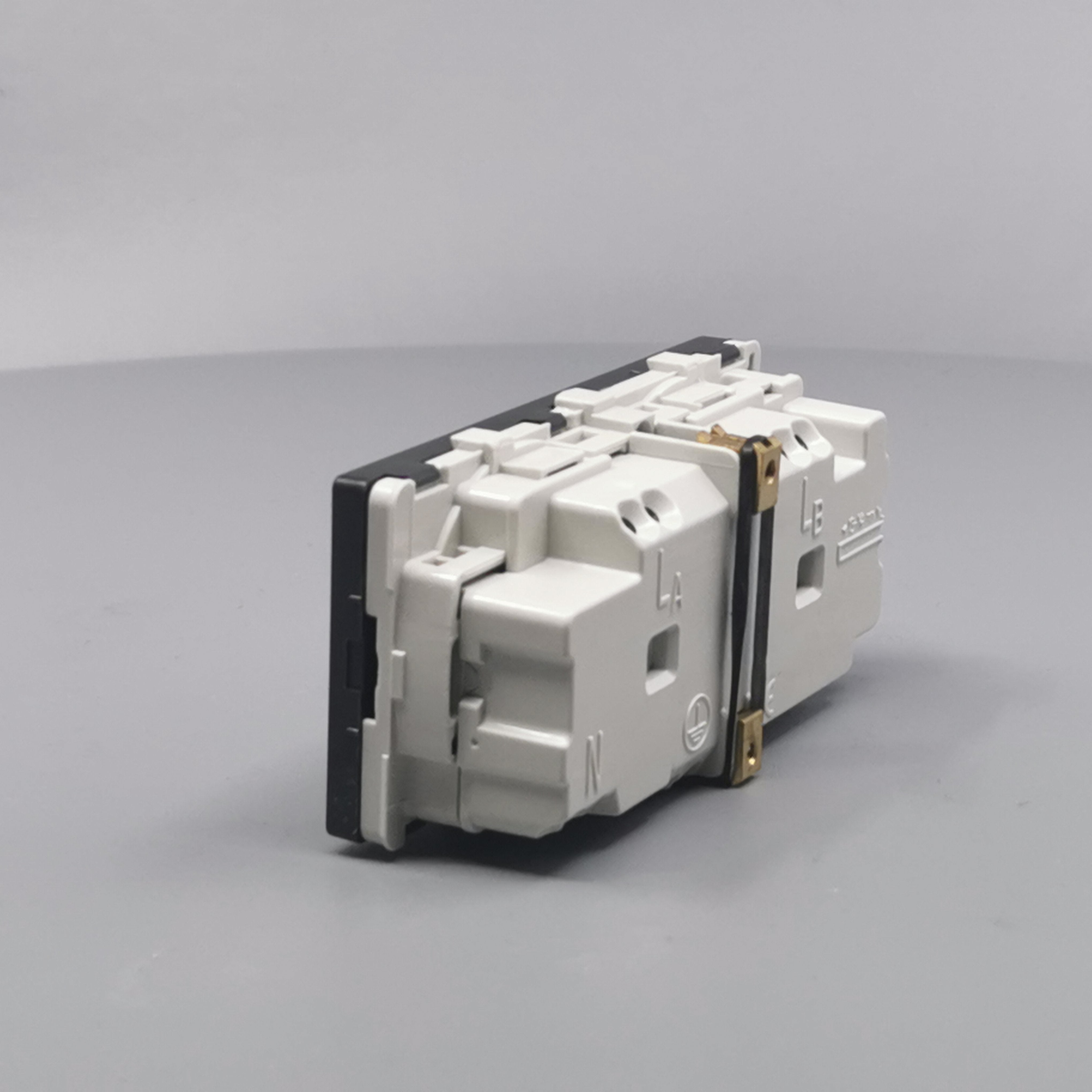 Stikkontakt 2 modul 2 tænd. 2-pol m. jord koksgrå