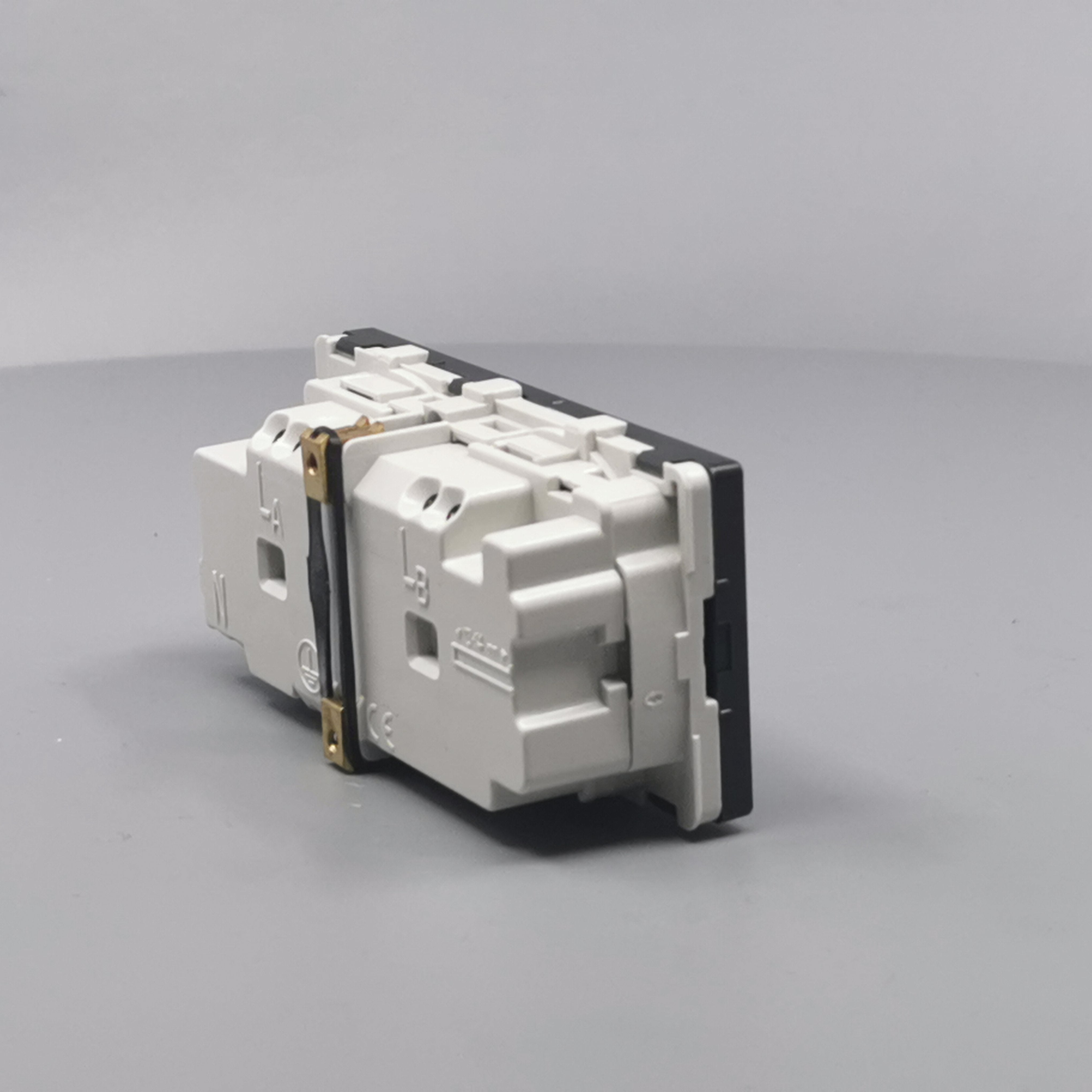 Stikkontakt 2 modul 2 tænd. 2-pol m. jord koksgrå