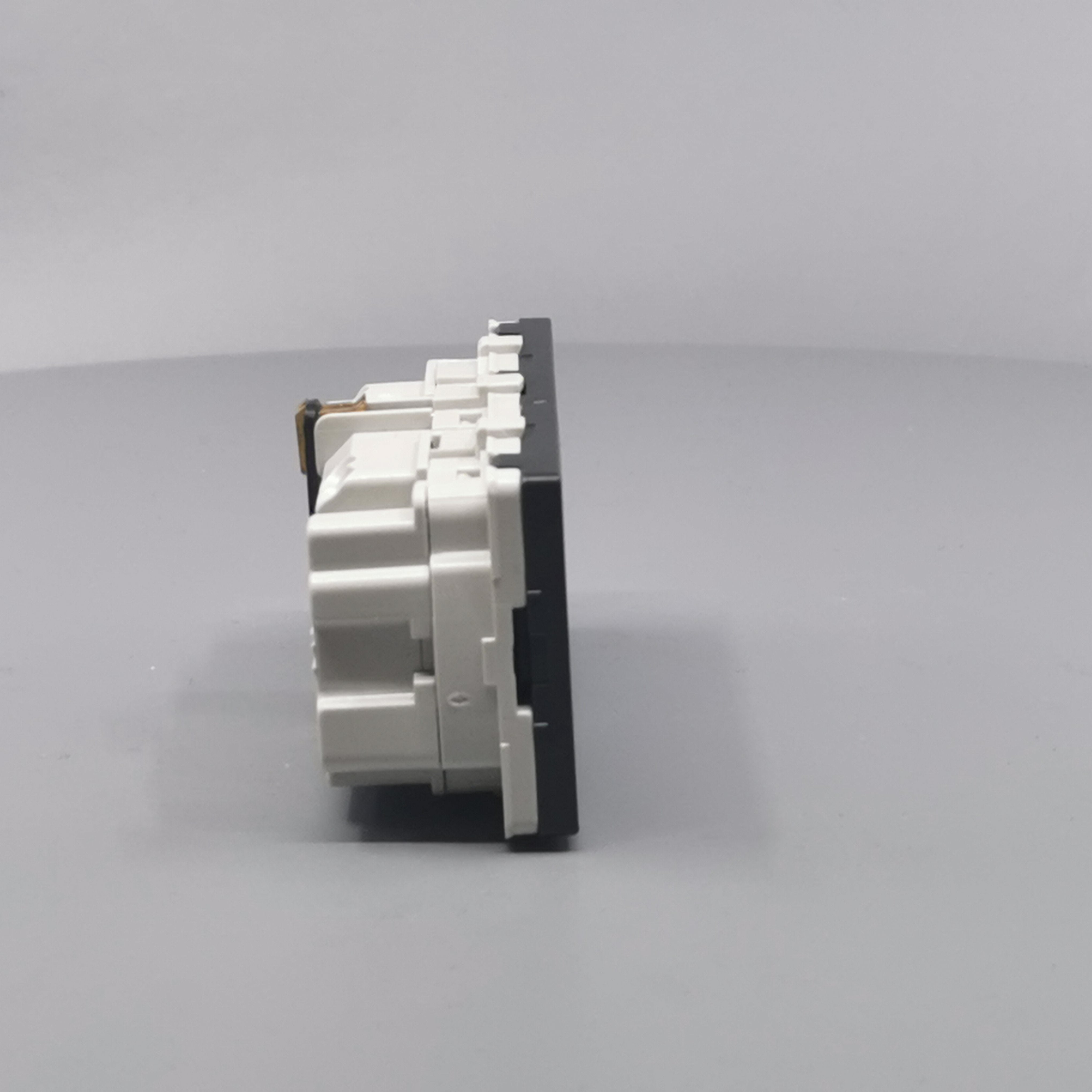 Stikkontakt 2 modul 2 tænd. 2-pol m. jord koksgrå