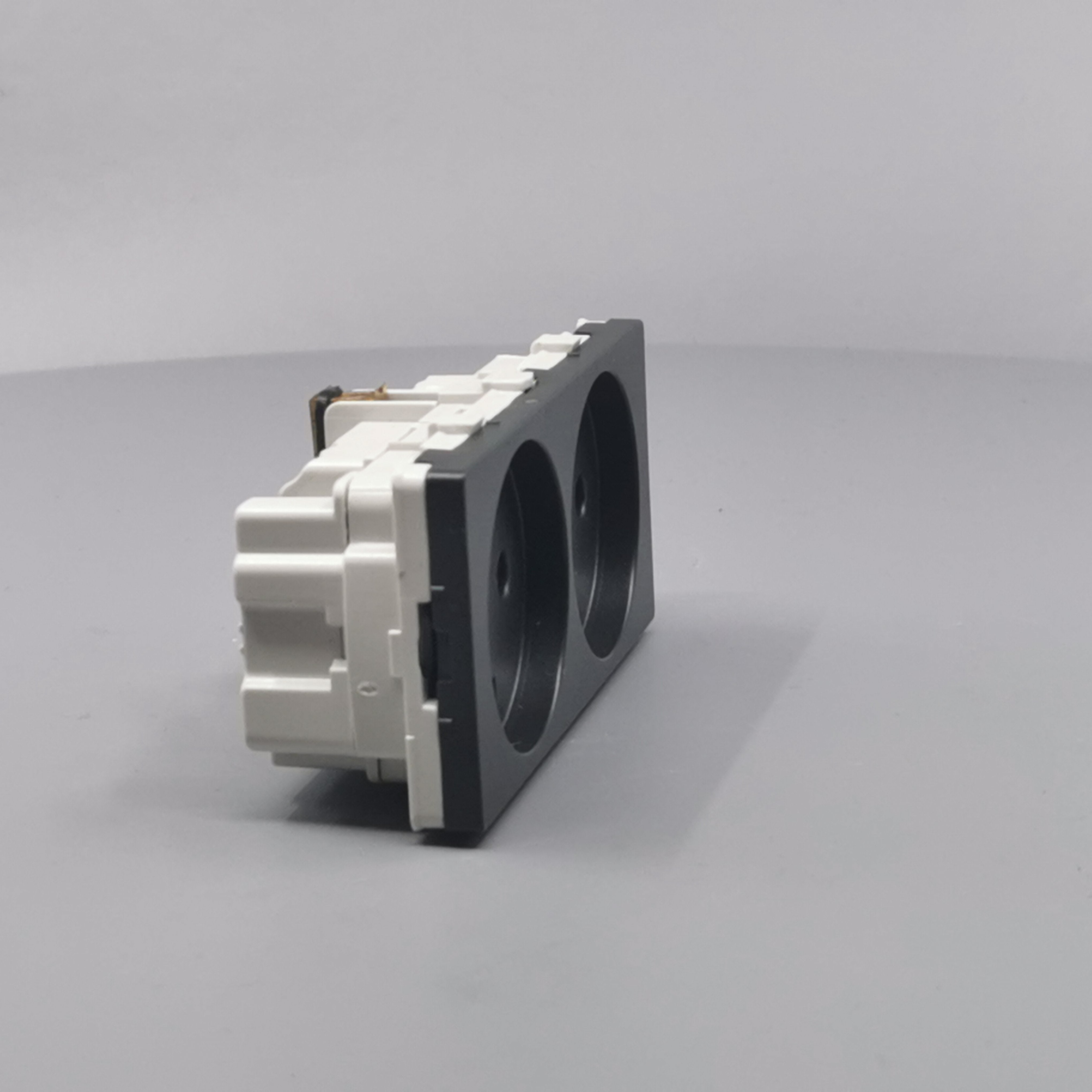 Stikkontakt 2 modul 2 tænd. 2-pol m. jord koksgrå