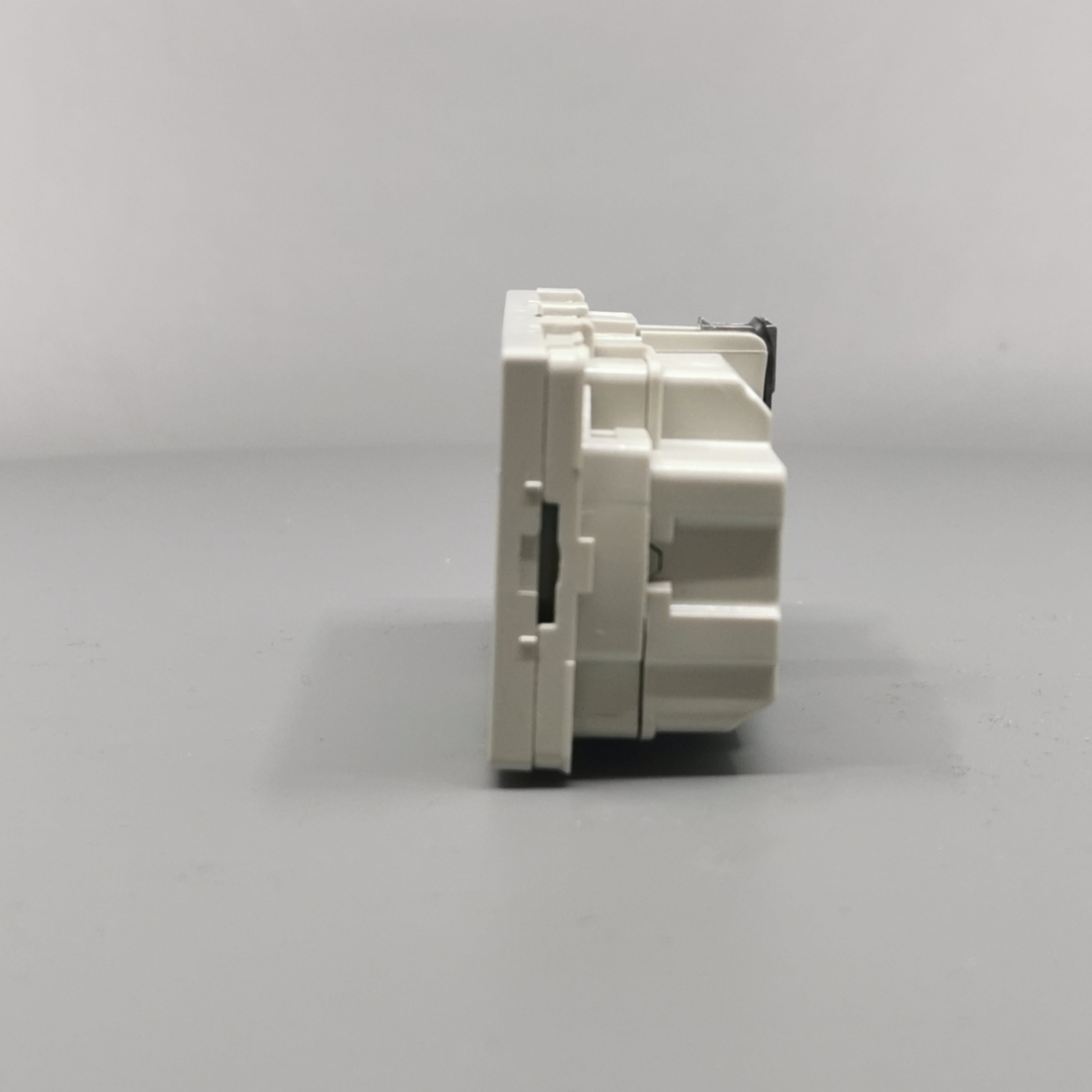 Stikkontakt 2 modul 2 tænd. 2-pol m. jord lysegrå