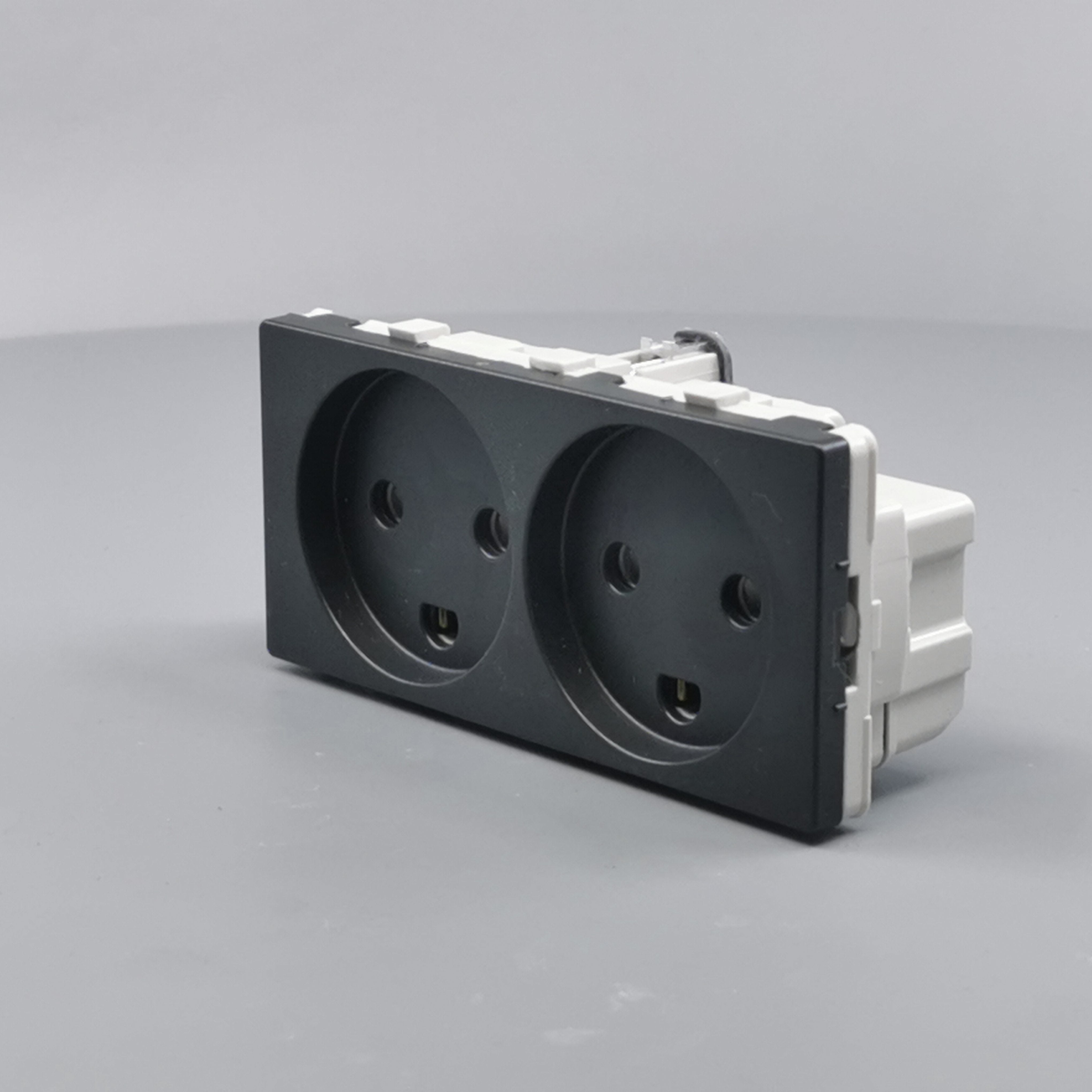 Fuga Stikkontakt 2 modul 2-pol med jord koksgrå