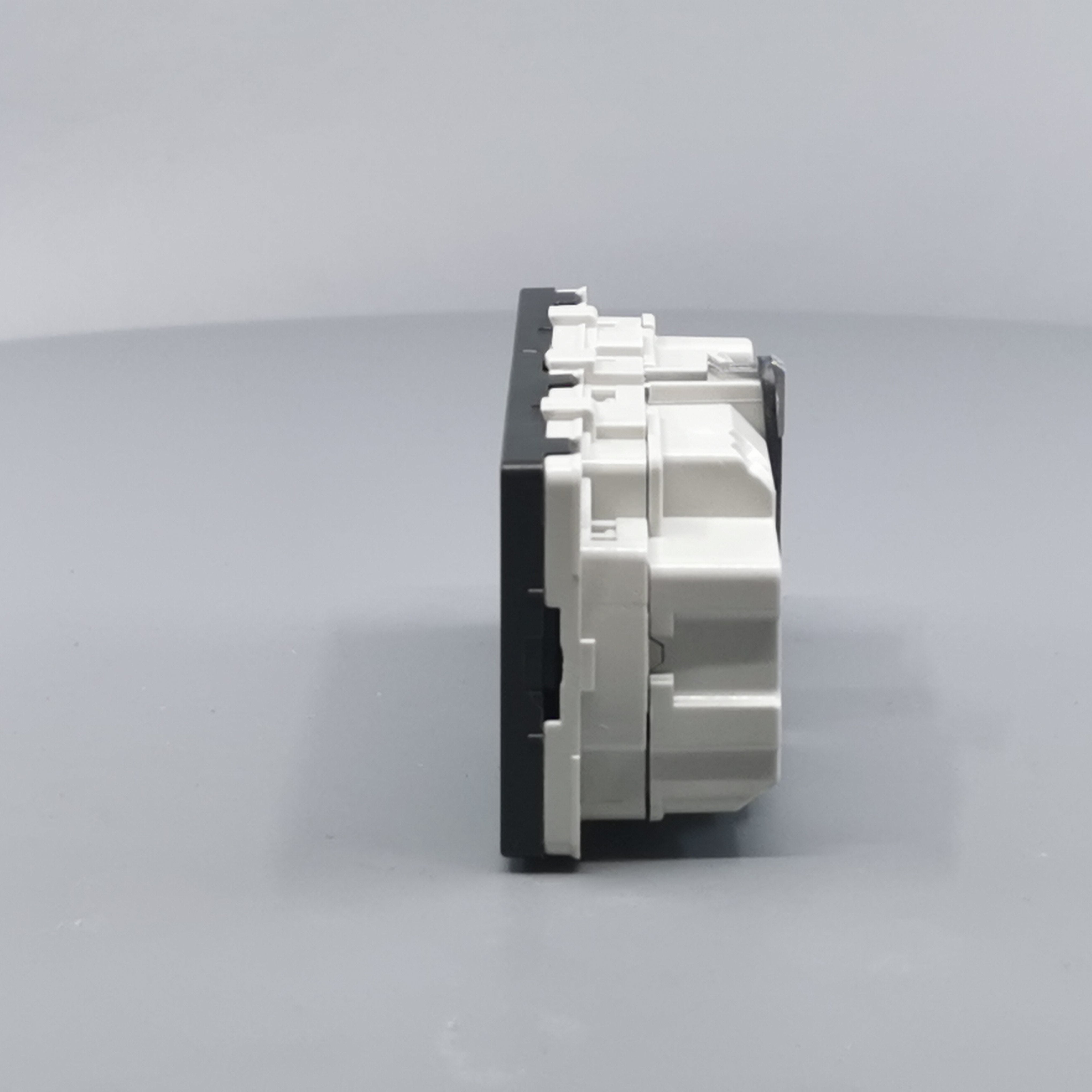 Fuga Stikkontakt 2 modul 2-pol med jord koksgrå