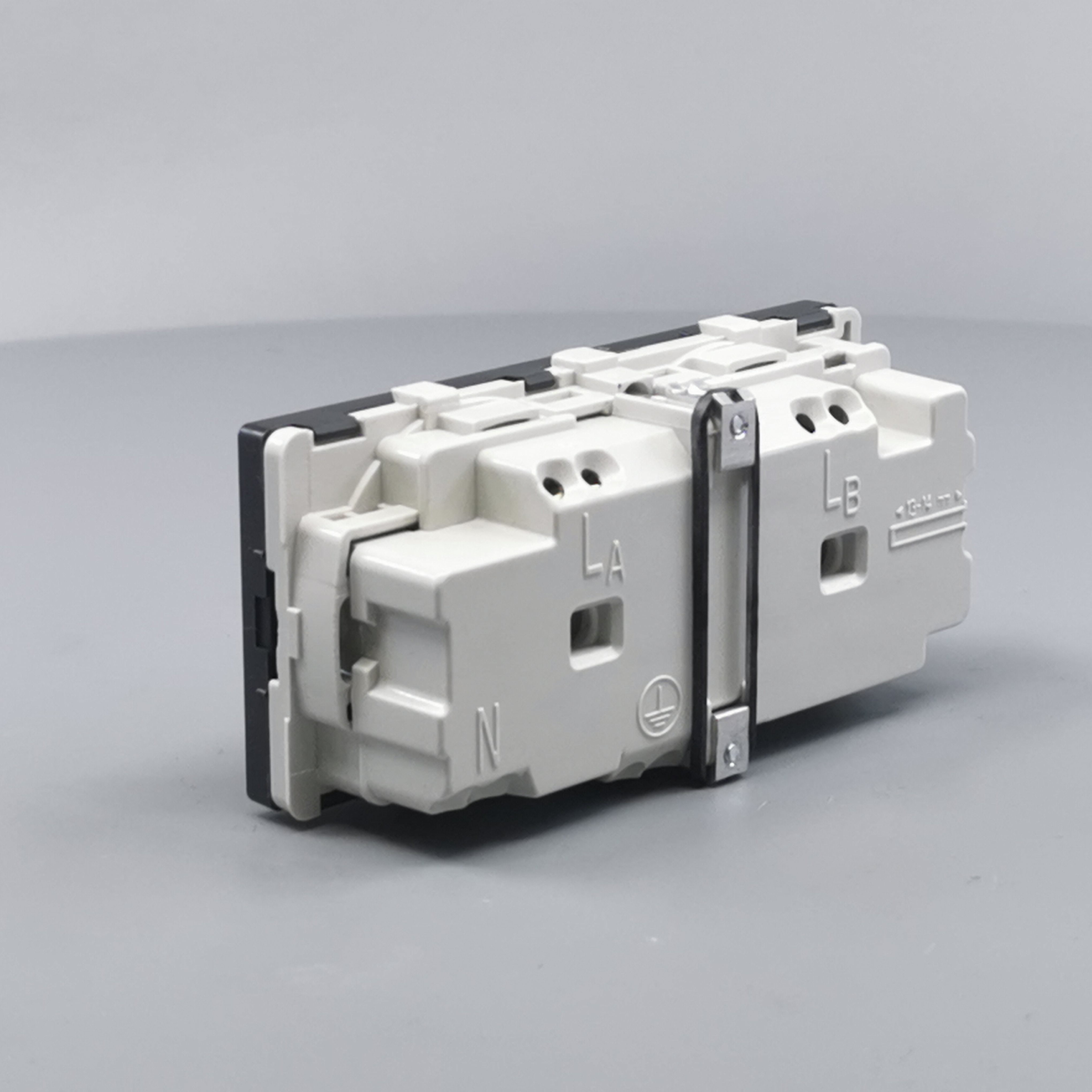 Fuga Stikkontakt 2 modul 2-pol med jord koksgrå