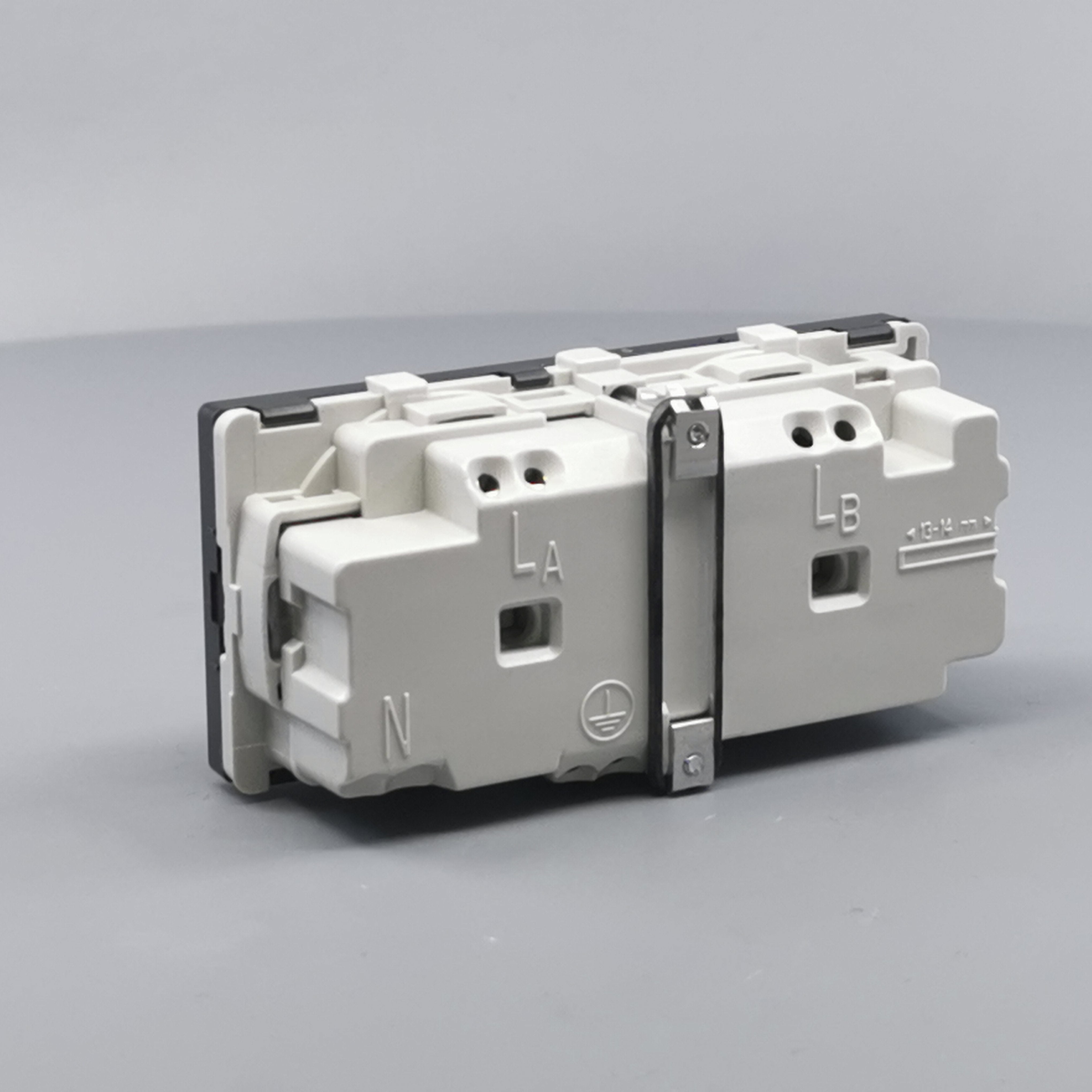 Fuga Stikkontakt 2 modul 2-pol med jord koksgrå