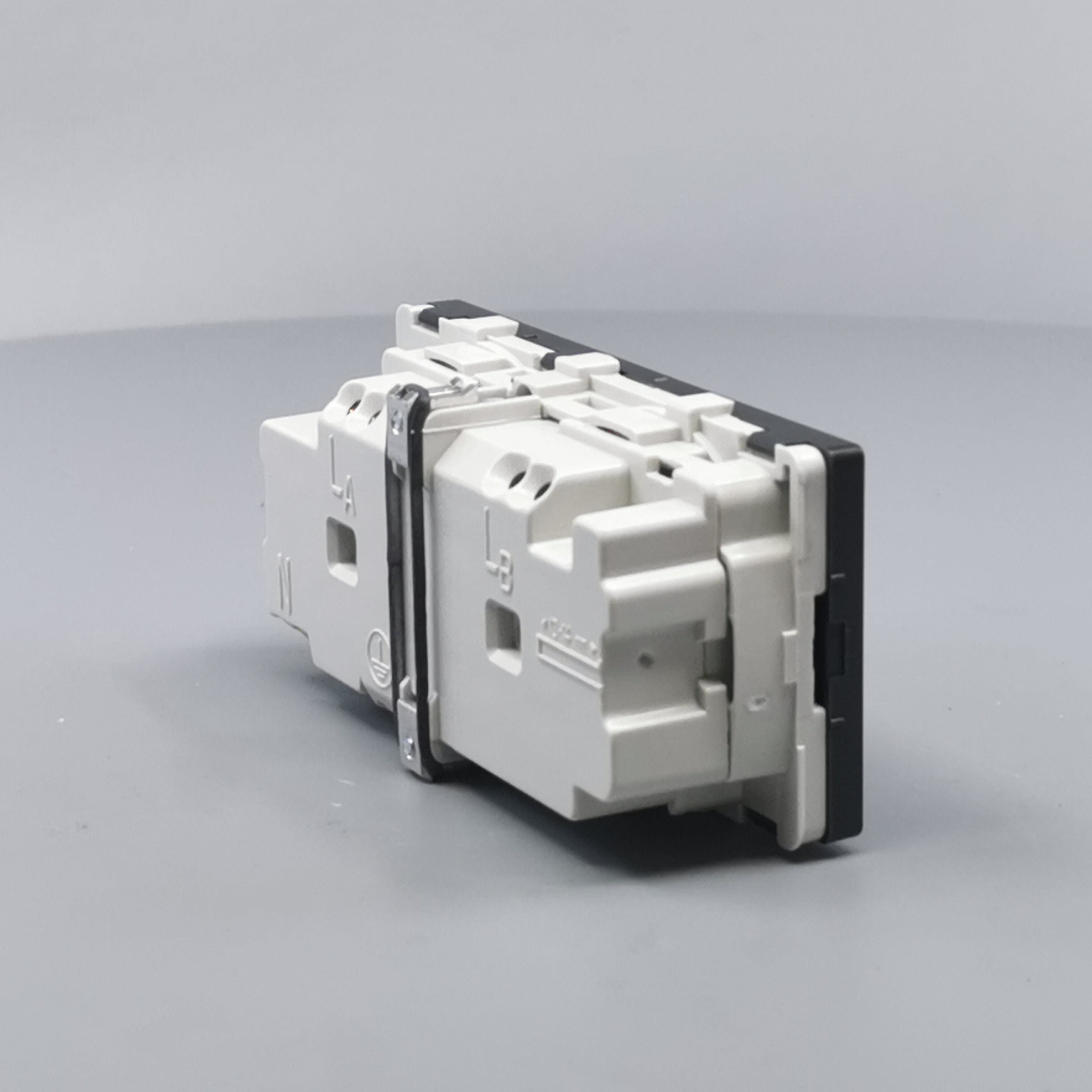 Fuga Stikkontakt 2 modul 2-pol med jord koksgrå