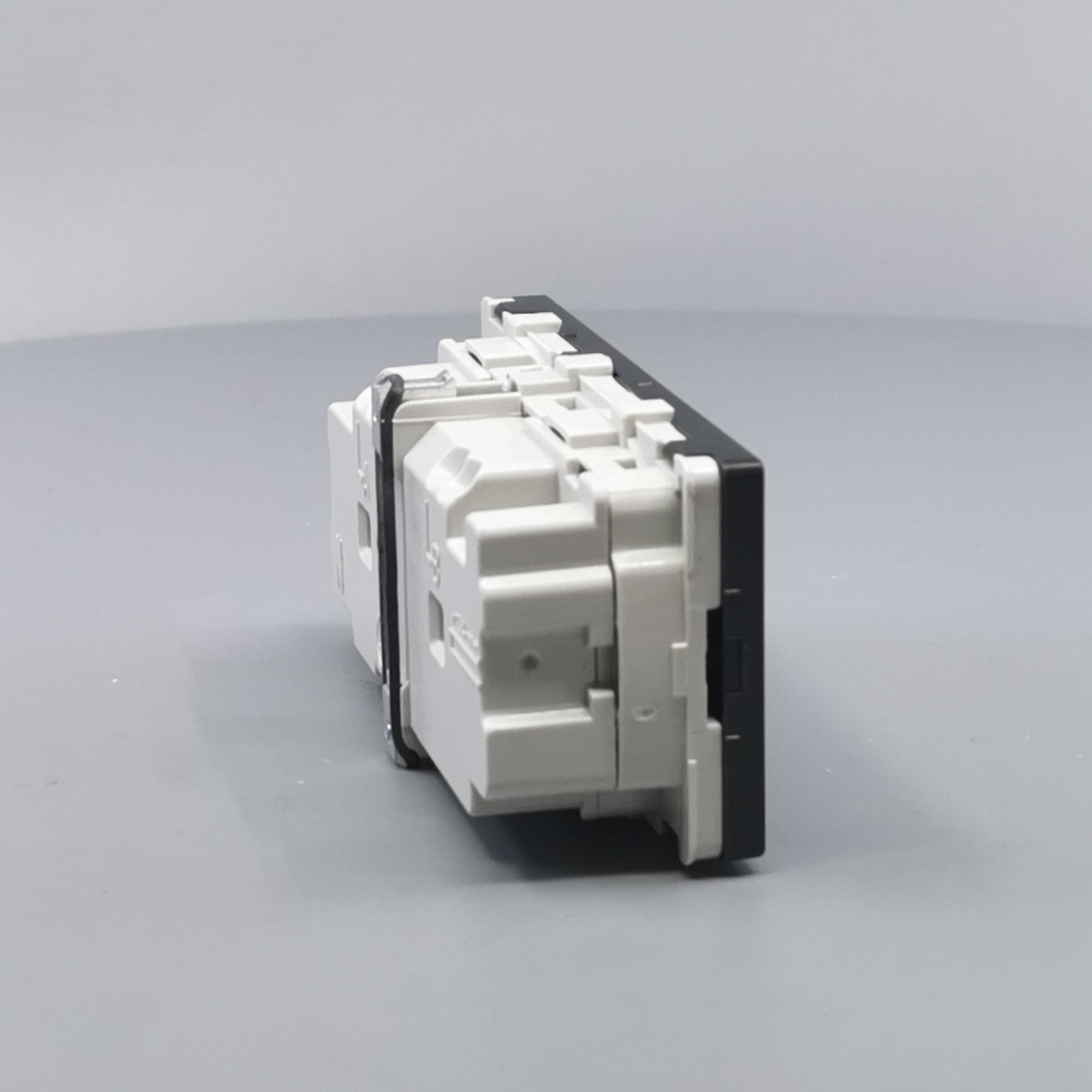 Fuga Stikkontakt 2 modul 2-pol med jord koksgrå