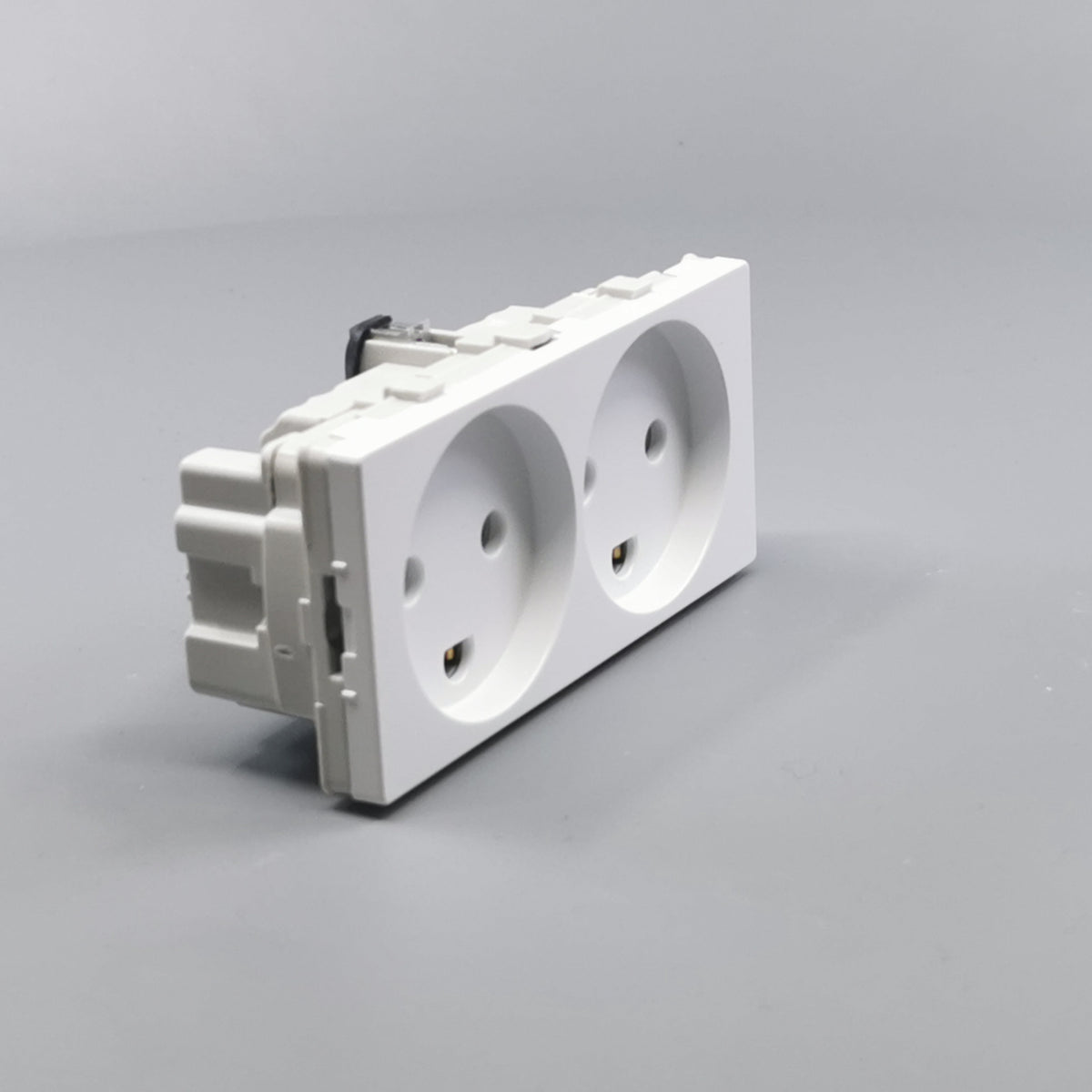 Fuga stikkontakt med jord 2 modul 2-pol - hvid (360° frame 21)