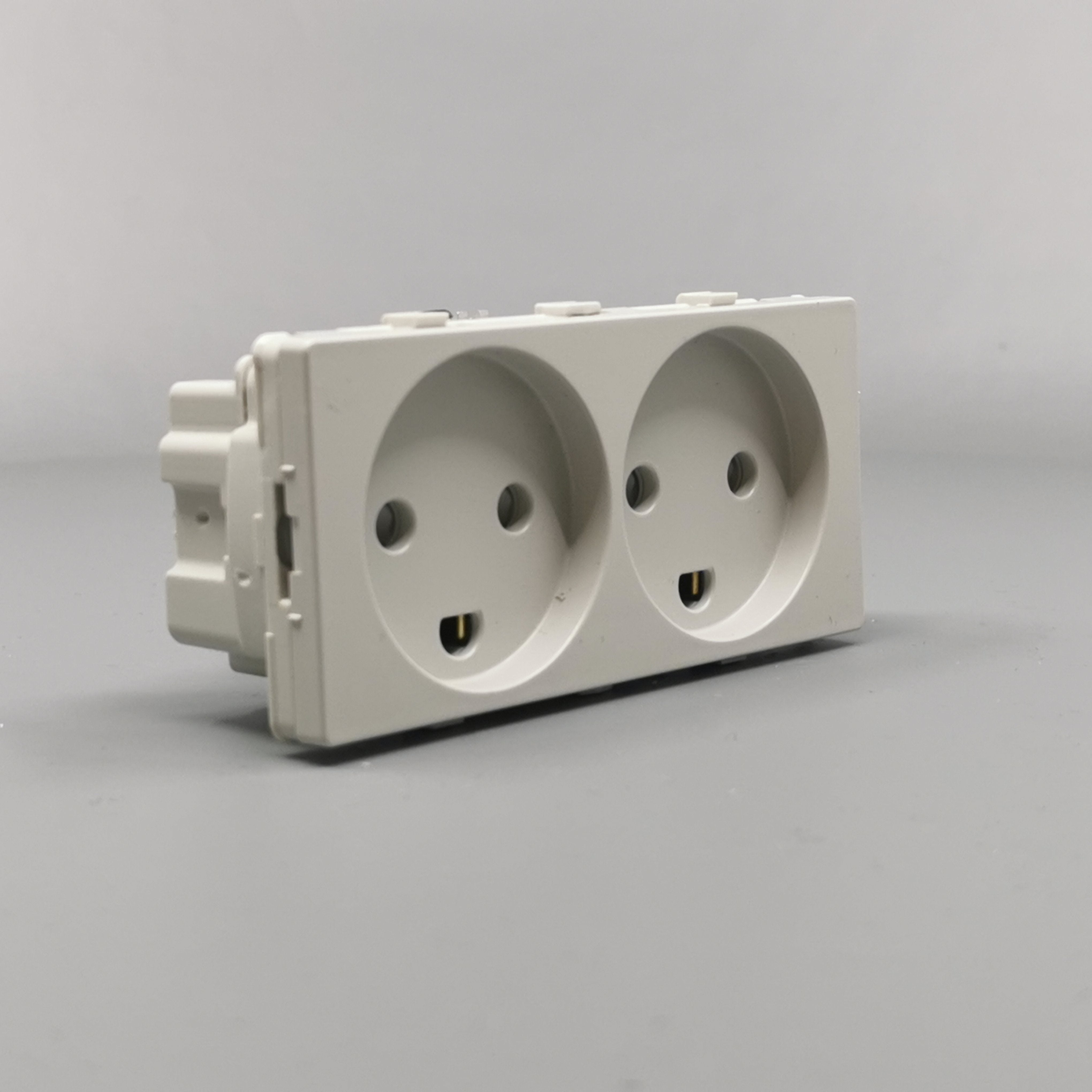 Fuga Stikkontakt 2 modul 2-pol med jord lysegrå