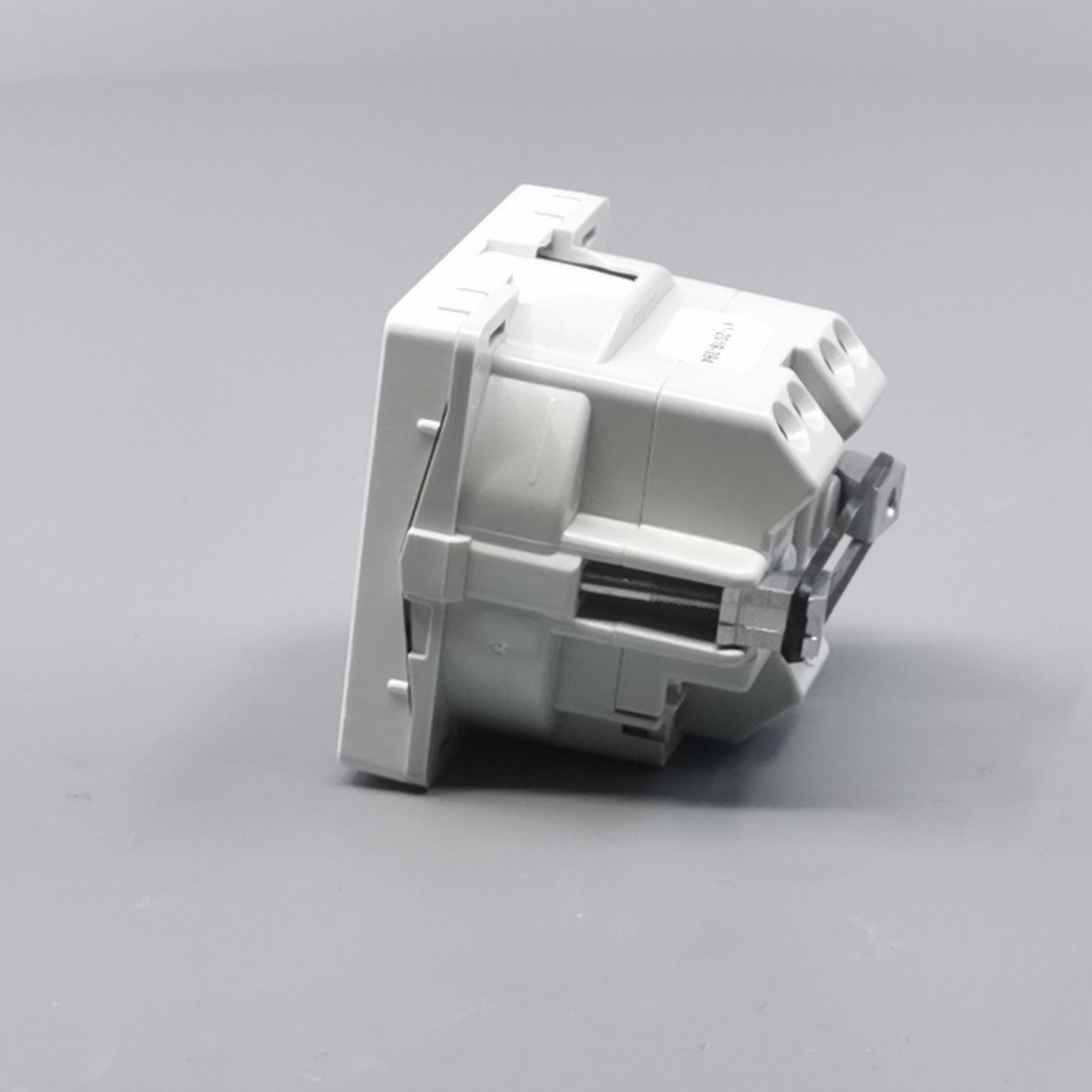 Fuga stikkontakt m. pindjord 1 modul 2-pol - hvid