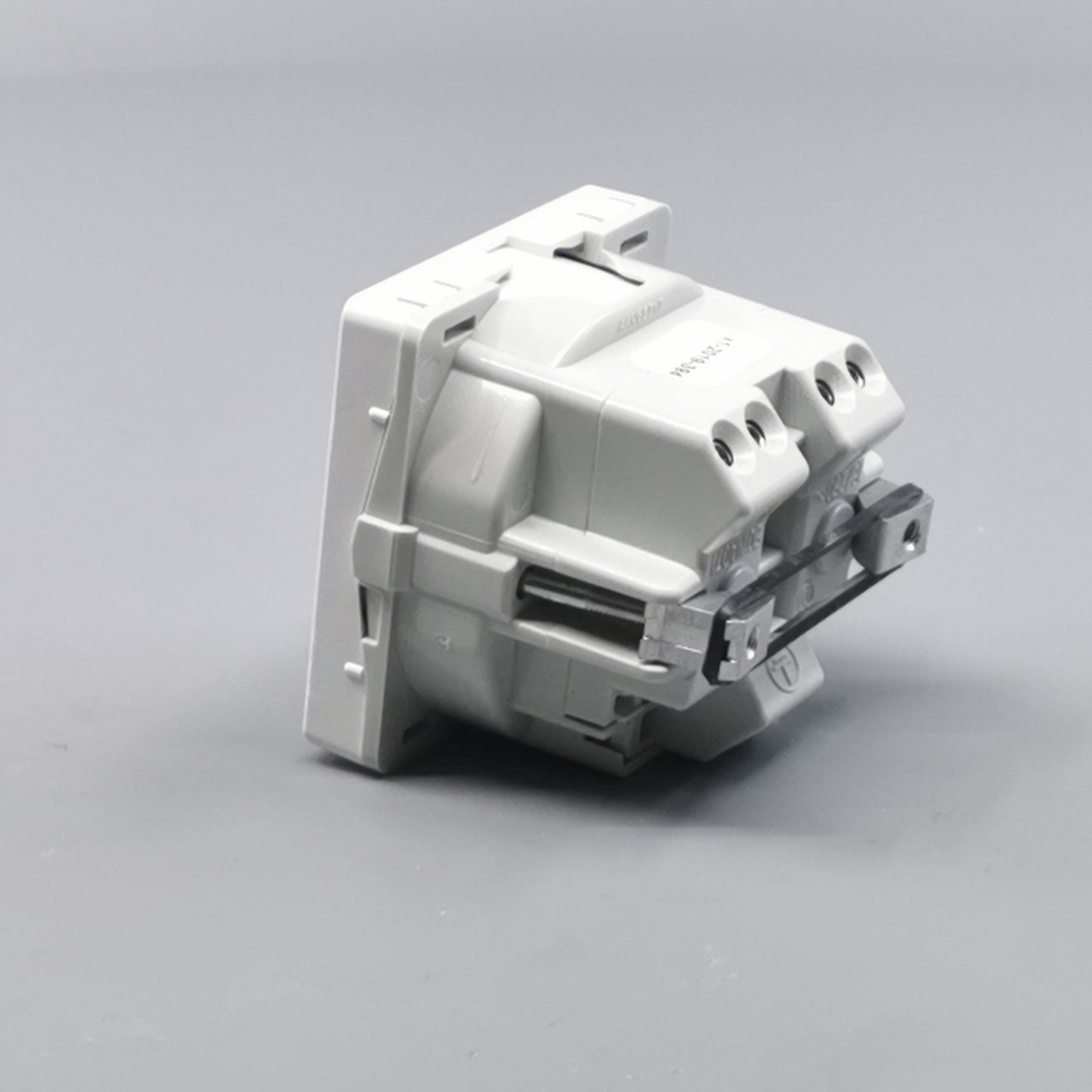 Fuga stikkontakt m. pindjord 1 modul 2-pol - hvid