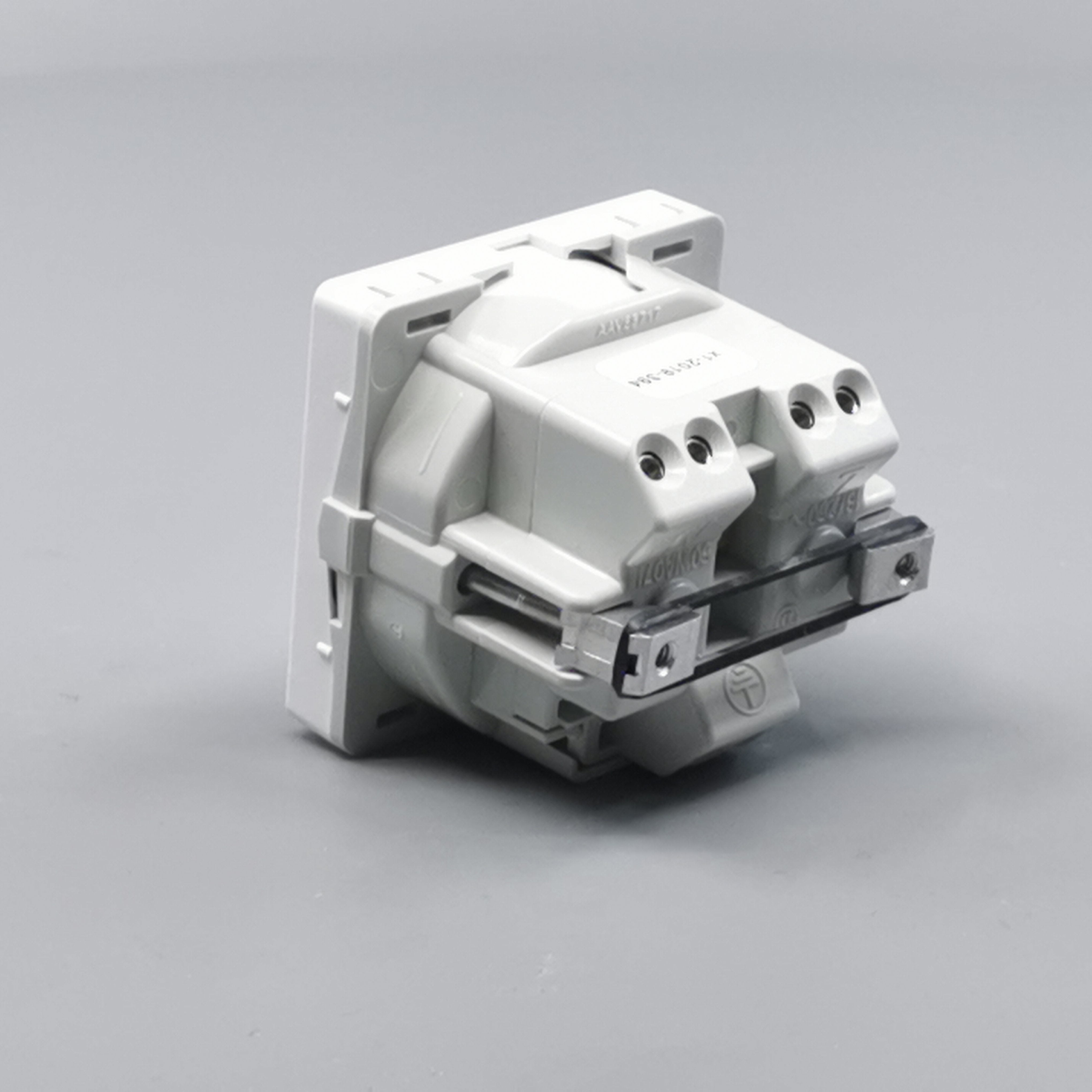 Fuga stikkontakt m. pindjord 1 modul 2-pol - hvid