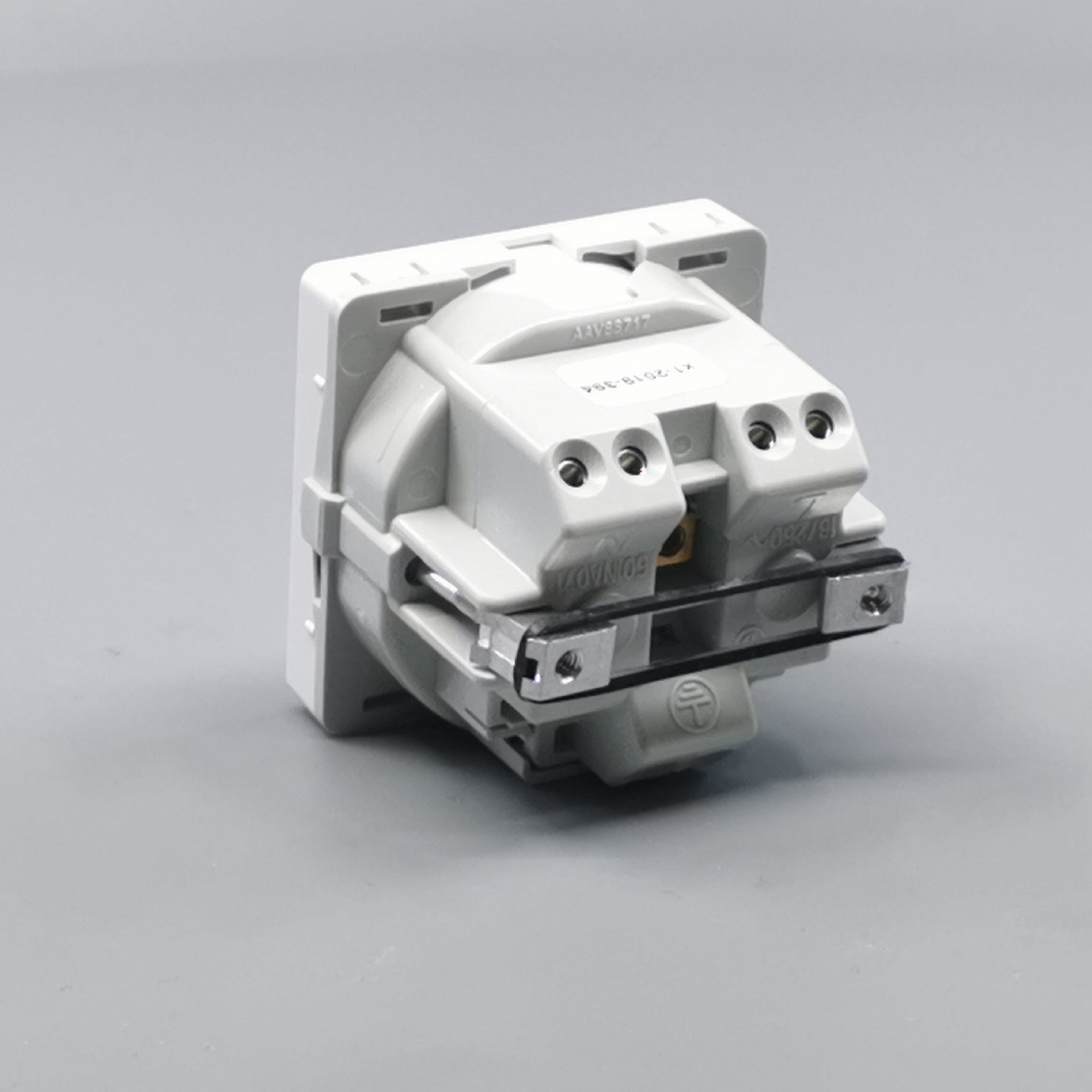 Fuga stikkontakt m. pindjord 1 modul 2-pol - hvid