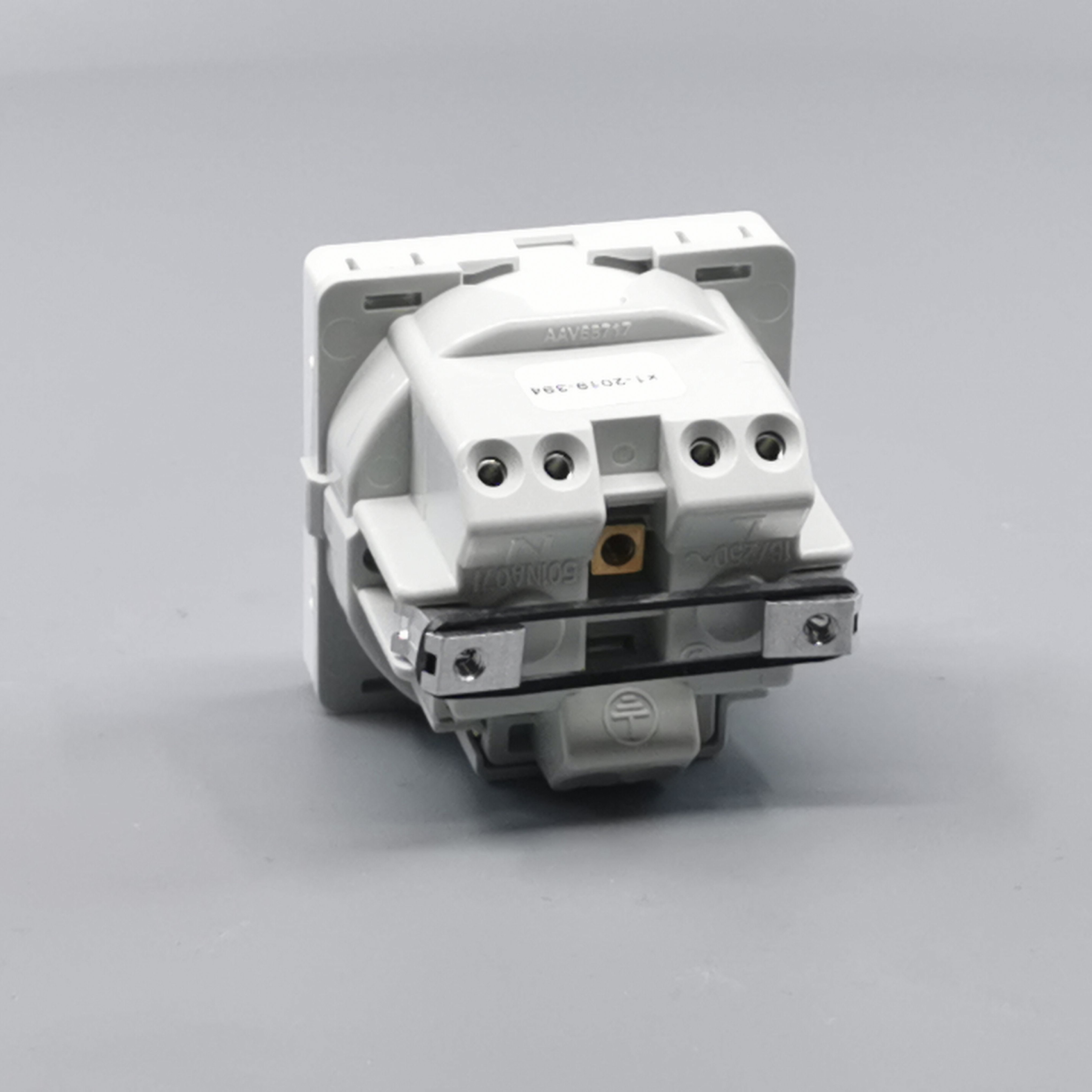 Fuga stikkontakt m. pindjord 1 modul 2-pol - hvid