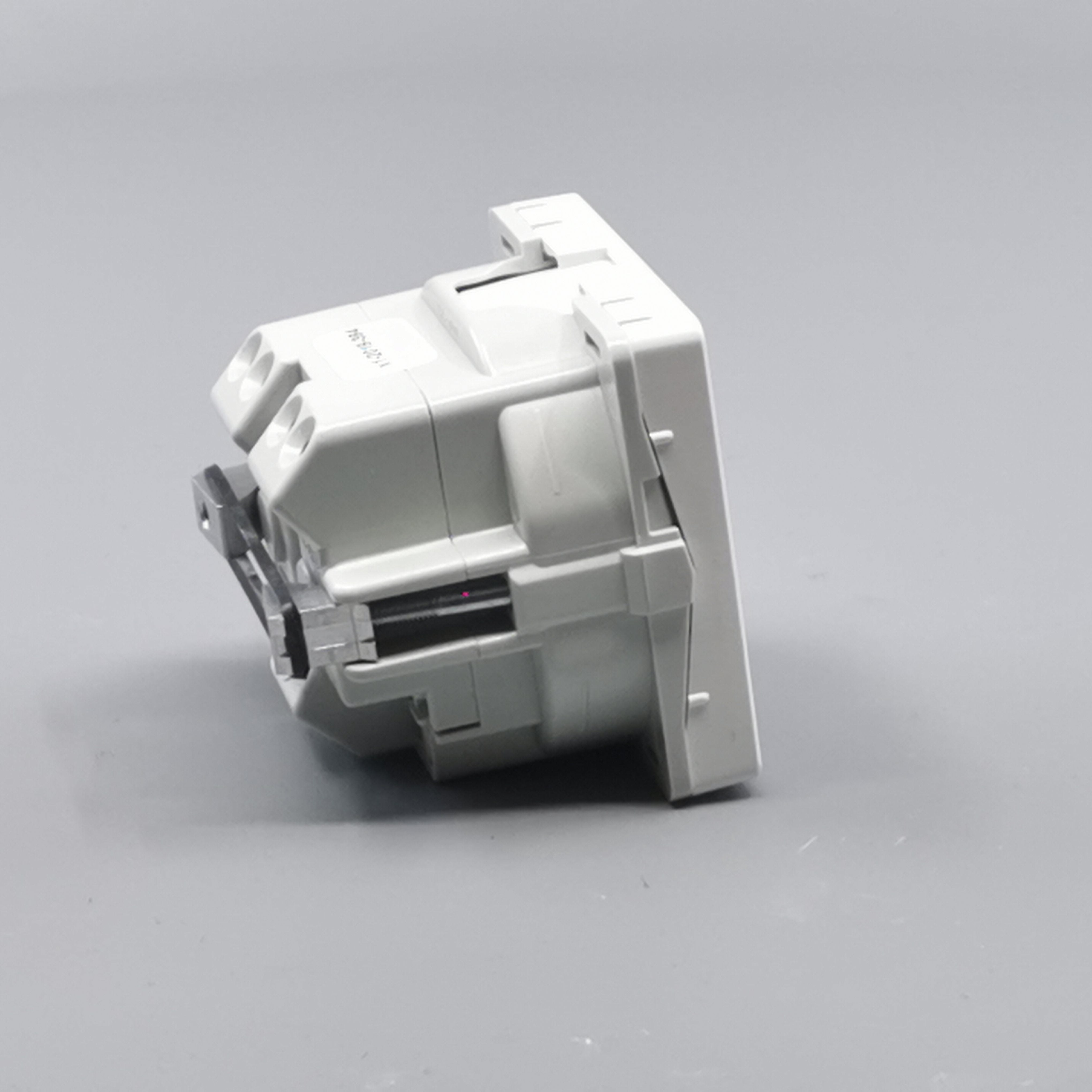 Fuga stikkontakt m. pindjord 1 modul 2-pol - hvid