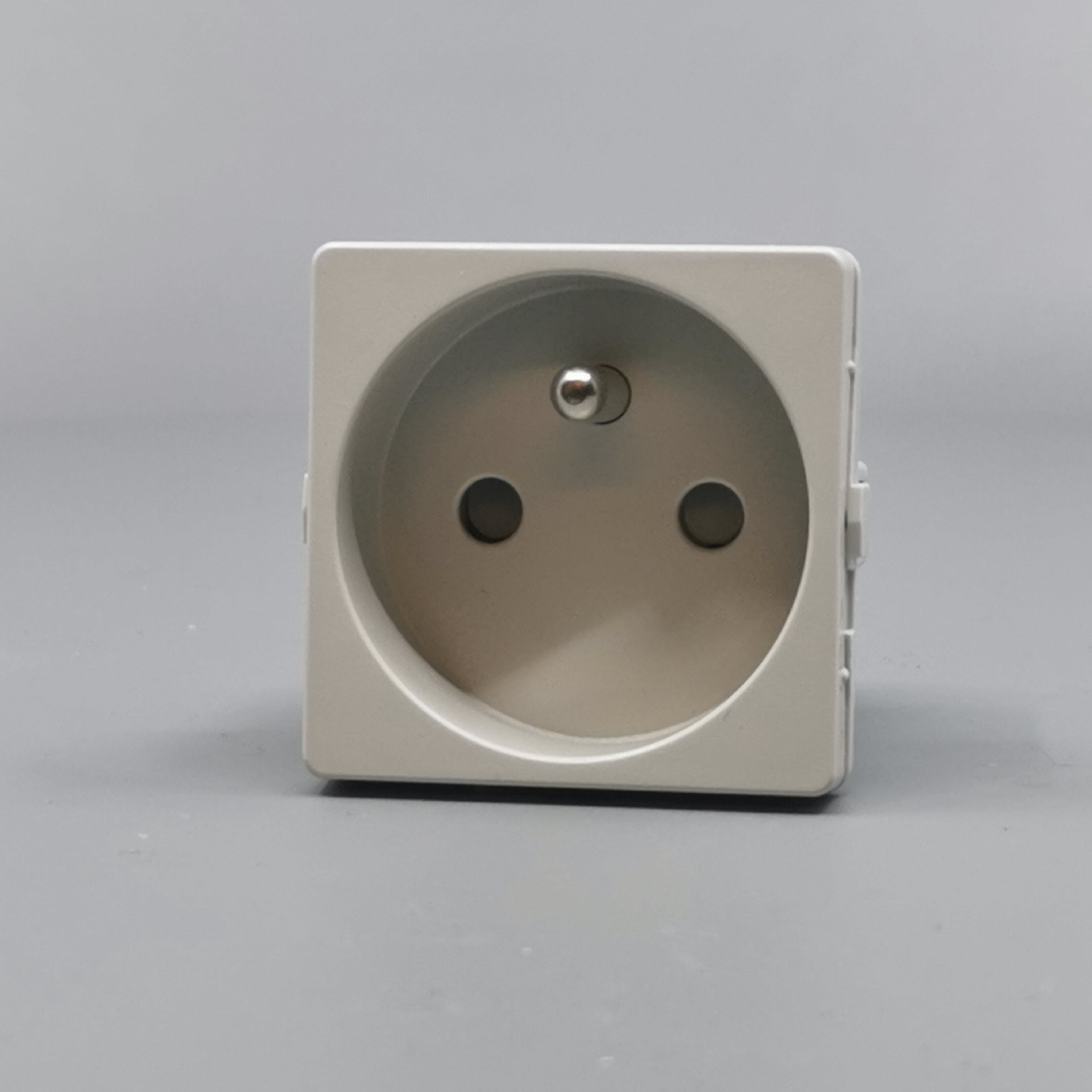 Fuga stikkontakt 2P m. pindjord 1m lysegrå