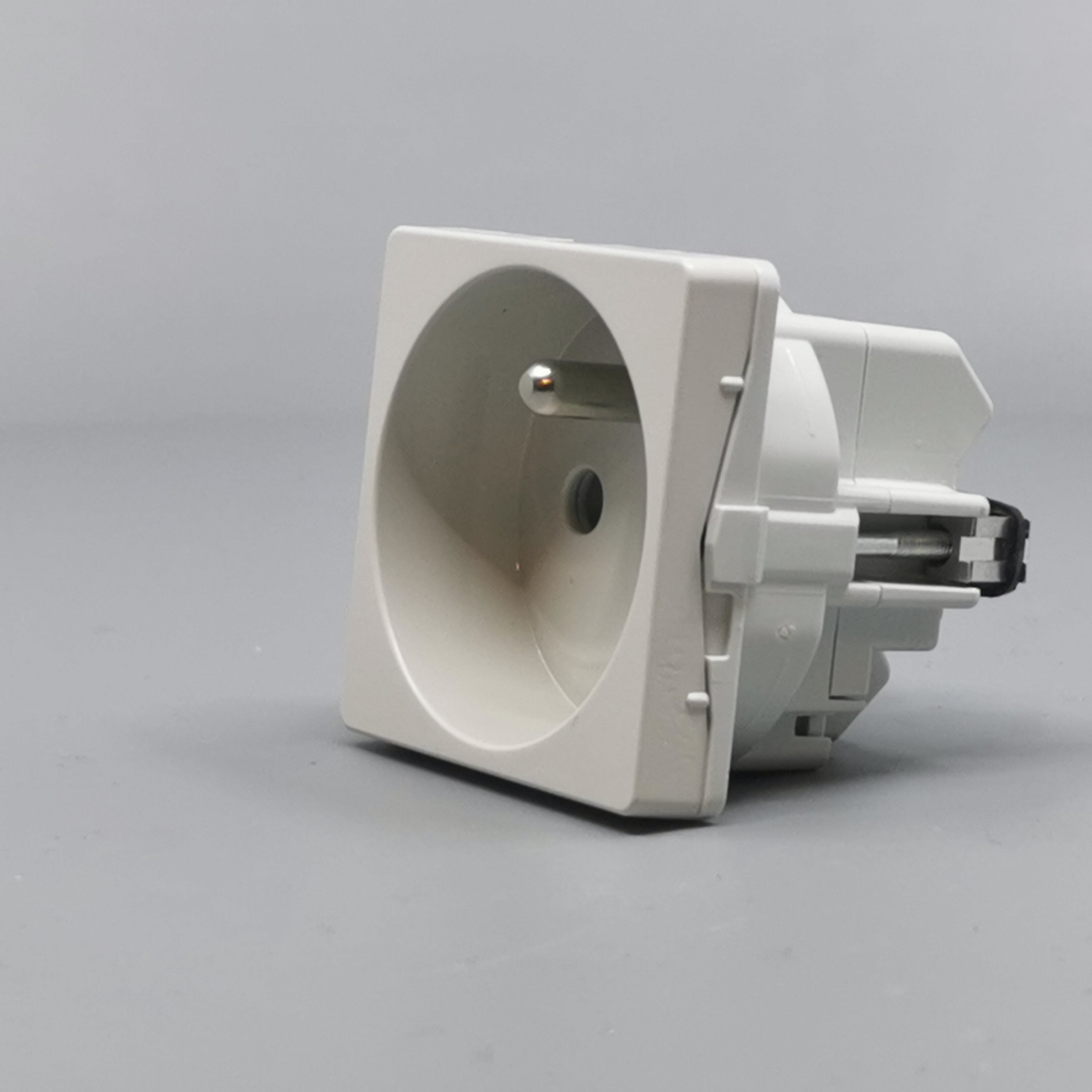 Fuga stikkontakt 2P m. pindjord 1m lysegrå