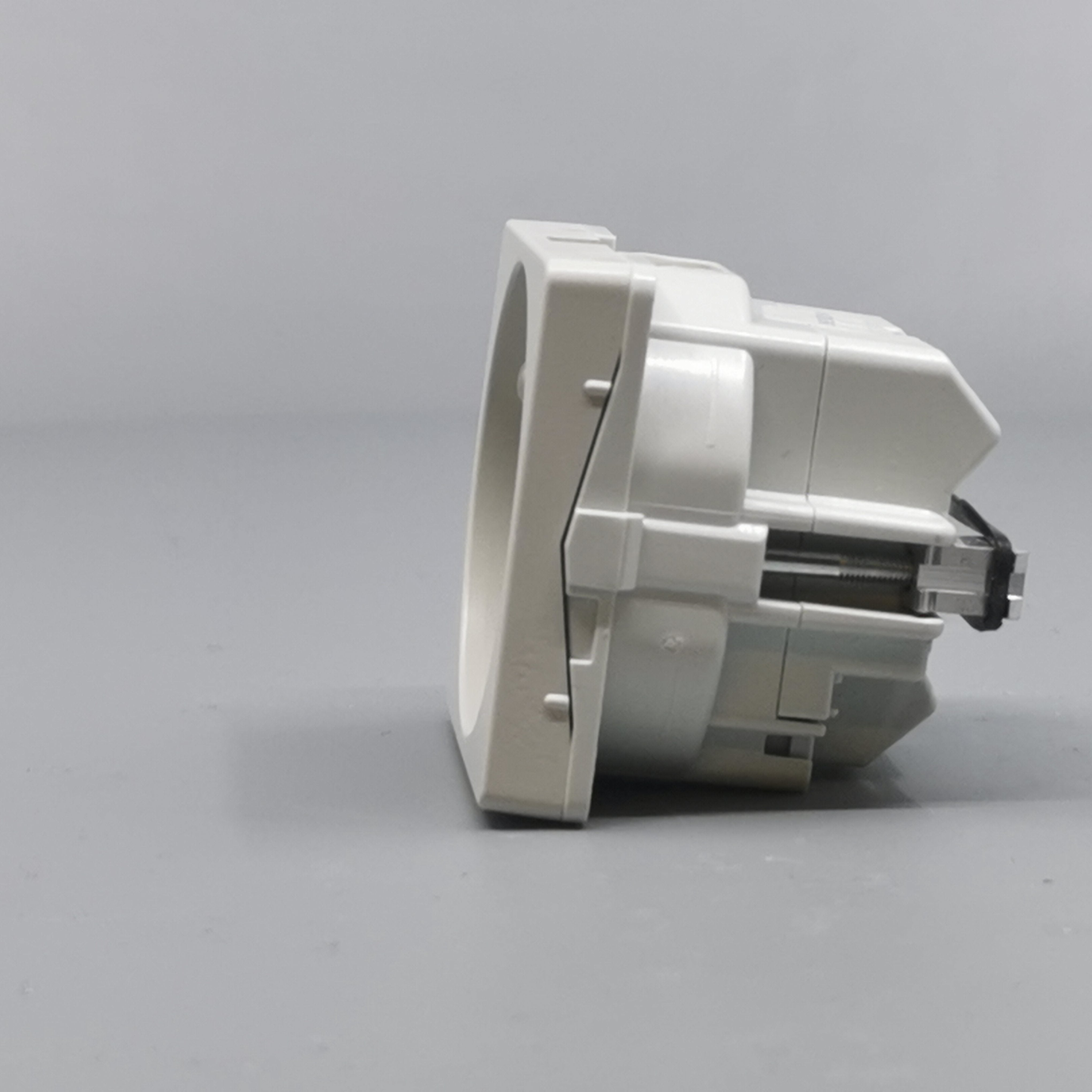 Fuga stikkontakt 2P m. pindjord 1m lysegrå