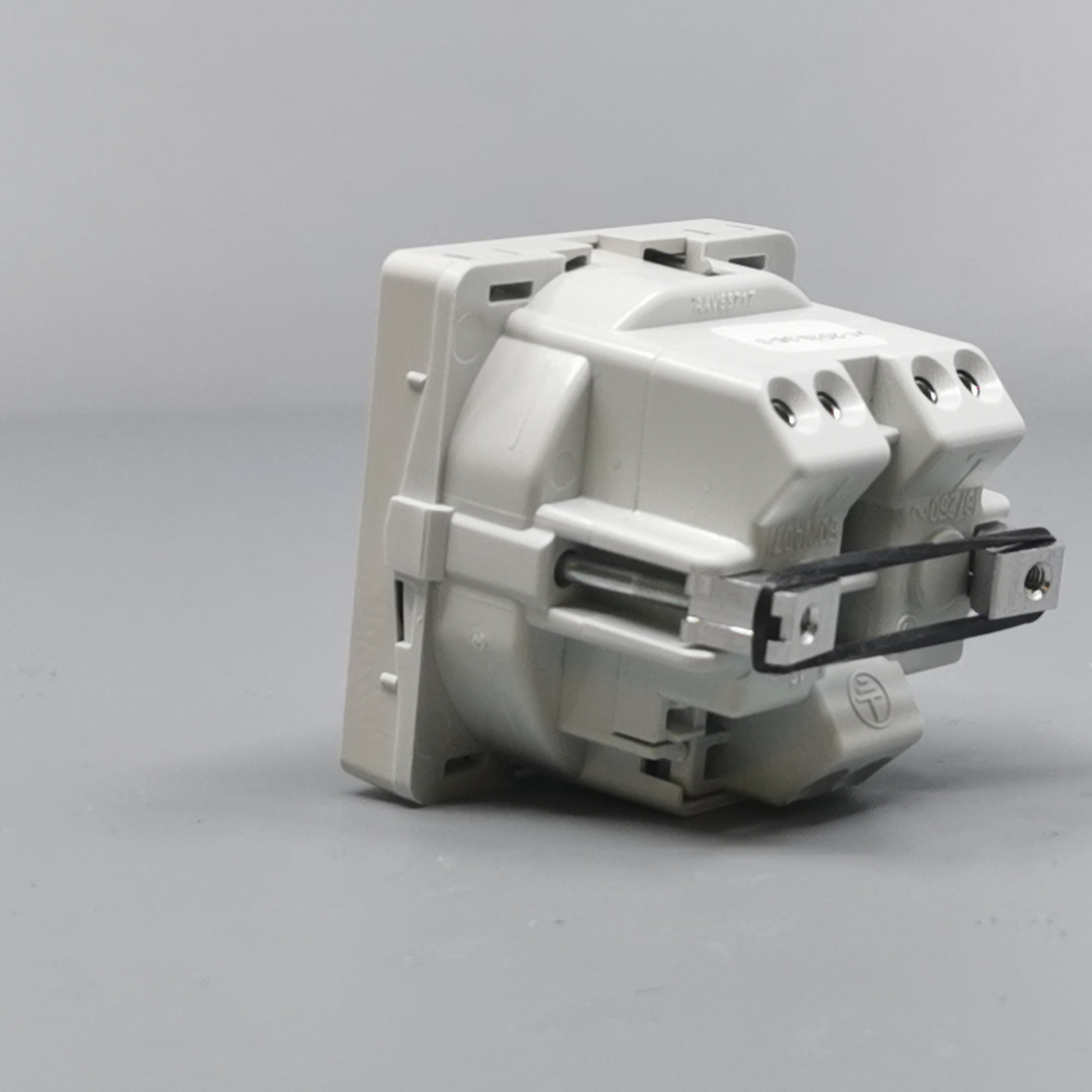 Fuga stikkontakt 2P m. pindjord 1m lysegrå