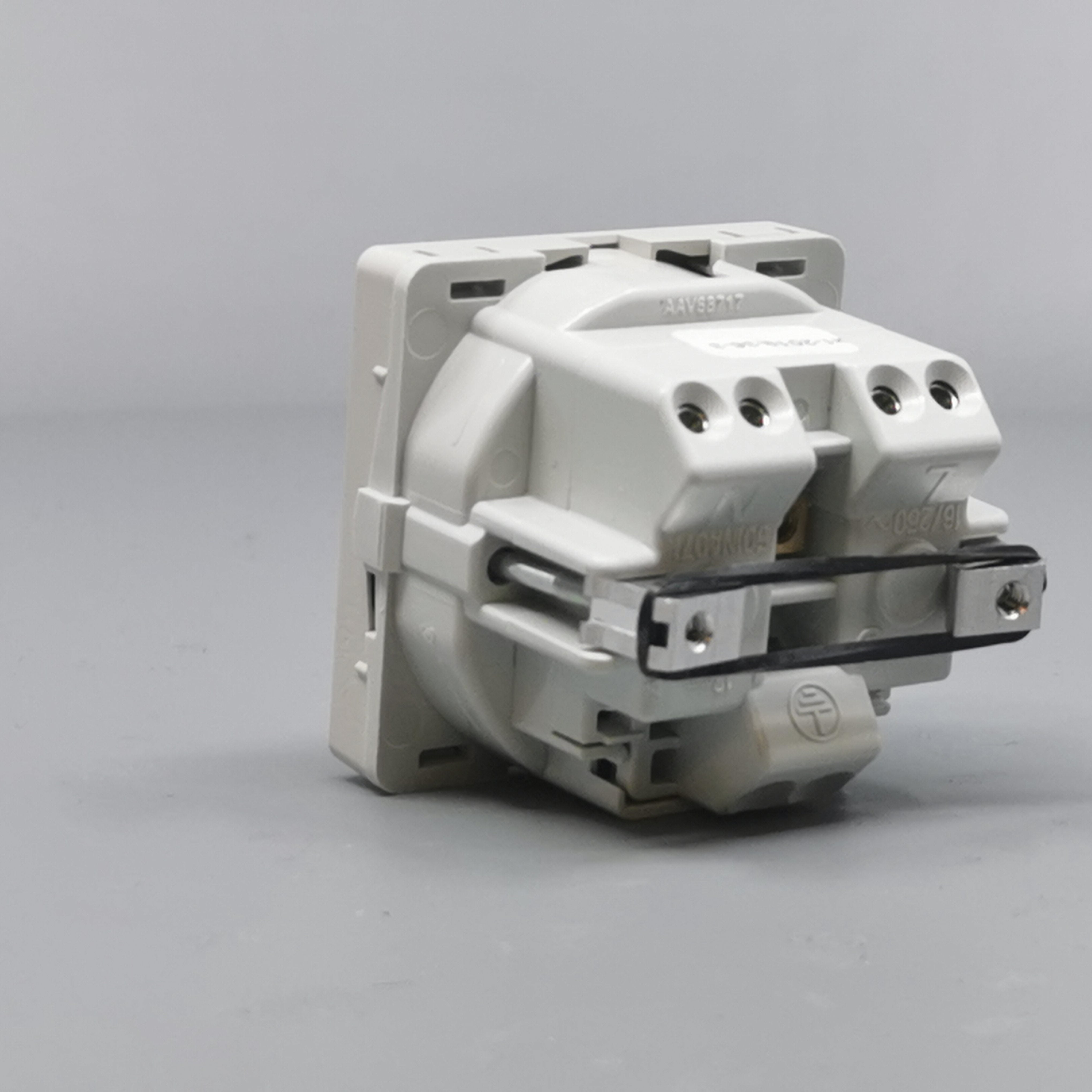 Fuga stikkontakt 2P m. pindjord 1m lysegrå