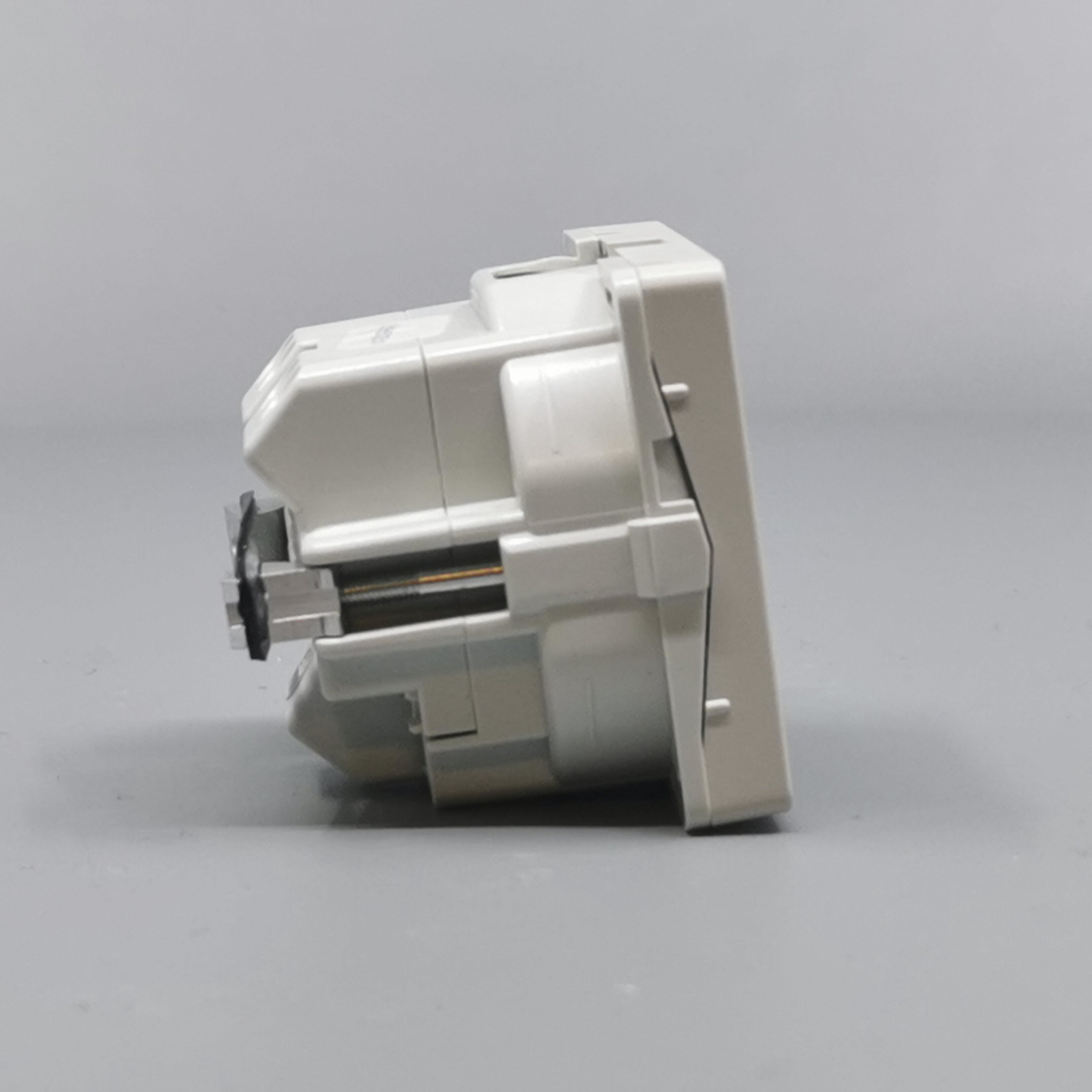 Fuga stikkontakt 2P m. pindjord 1m lysegrå