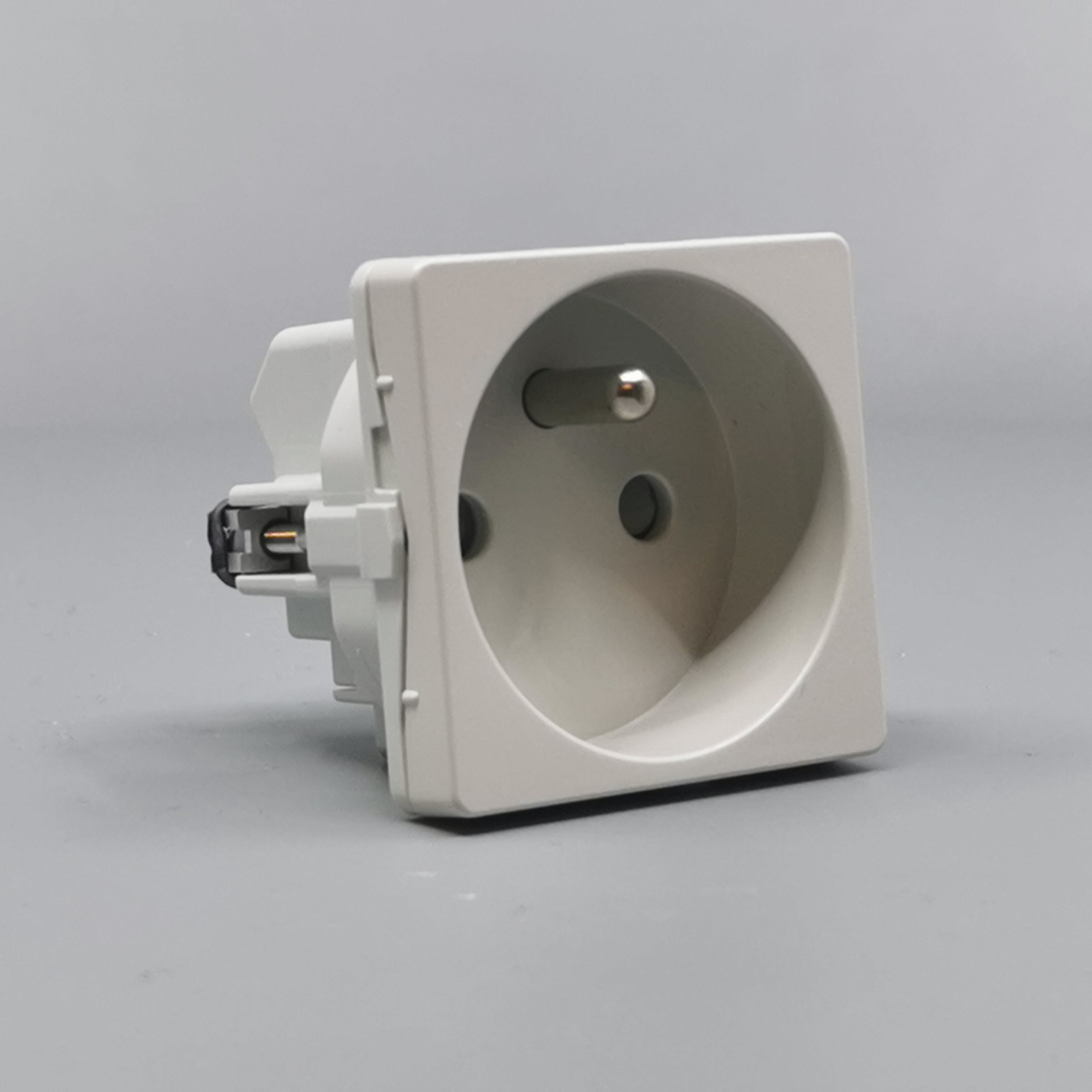 Fuga stikkontakt 2P m. pindjord 1m lysegrå