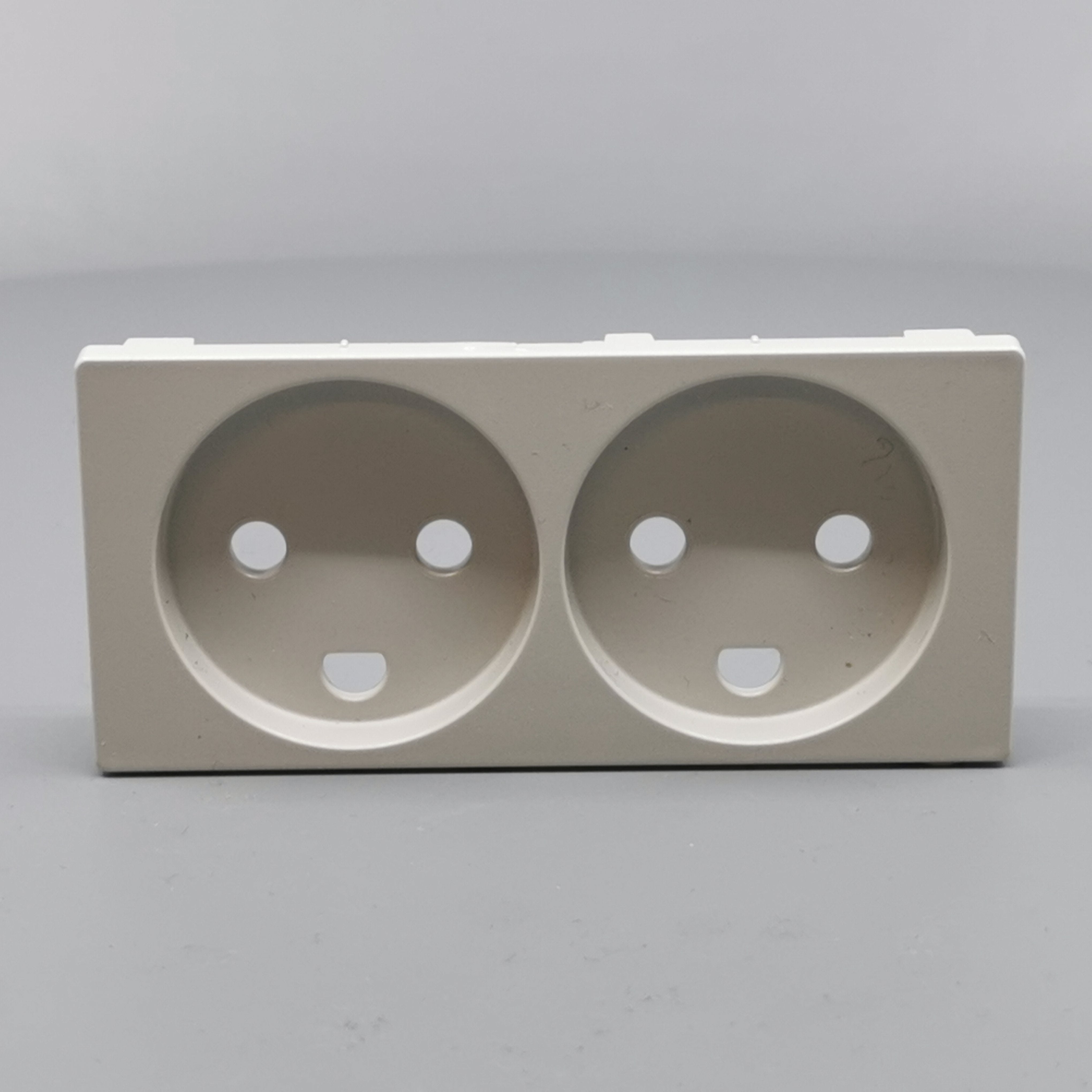 Fuga Afdækning f. stikkontakt 2M. m.Jord Lysegrå