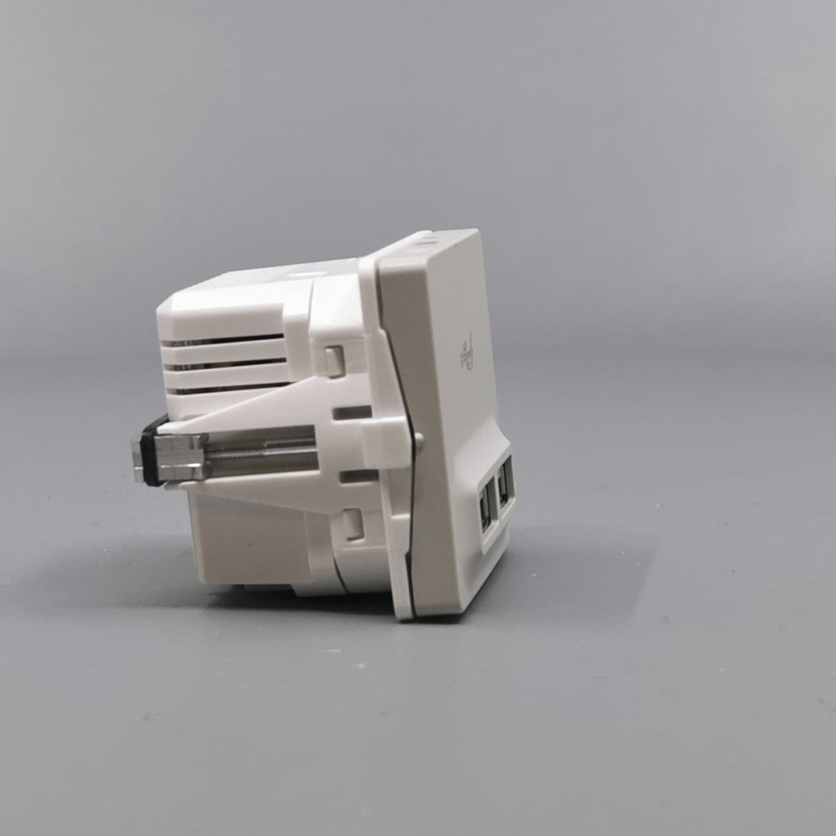 LK Fuga 2xUSB lader 2,1A 1 modul lysegrå (360° frame 20)