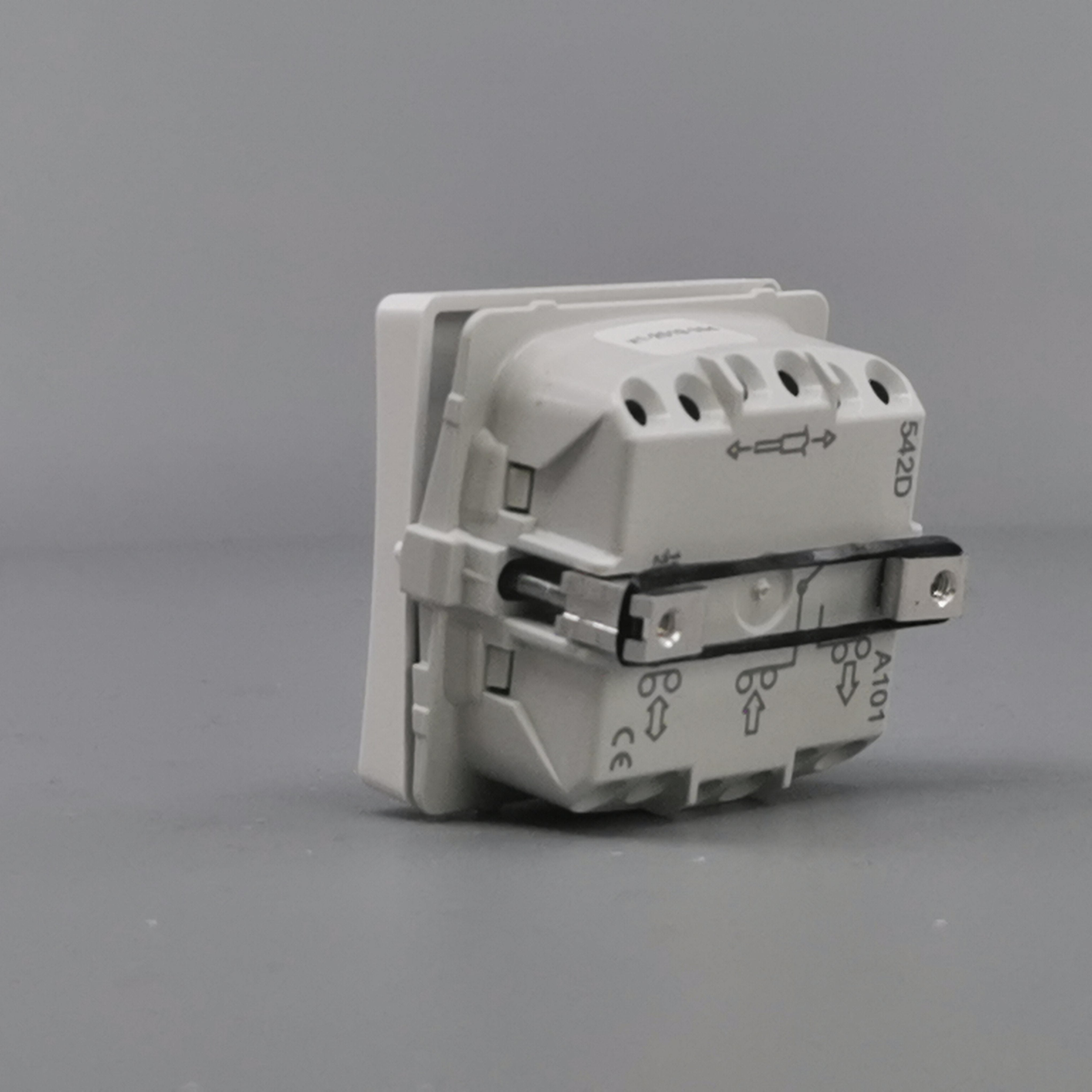 LK Fuga afbryder med sløjfeklemme 16A 1-pol - hvid