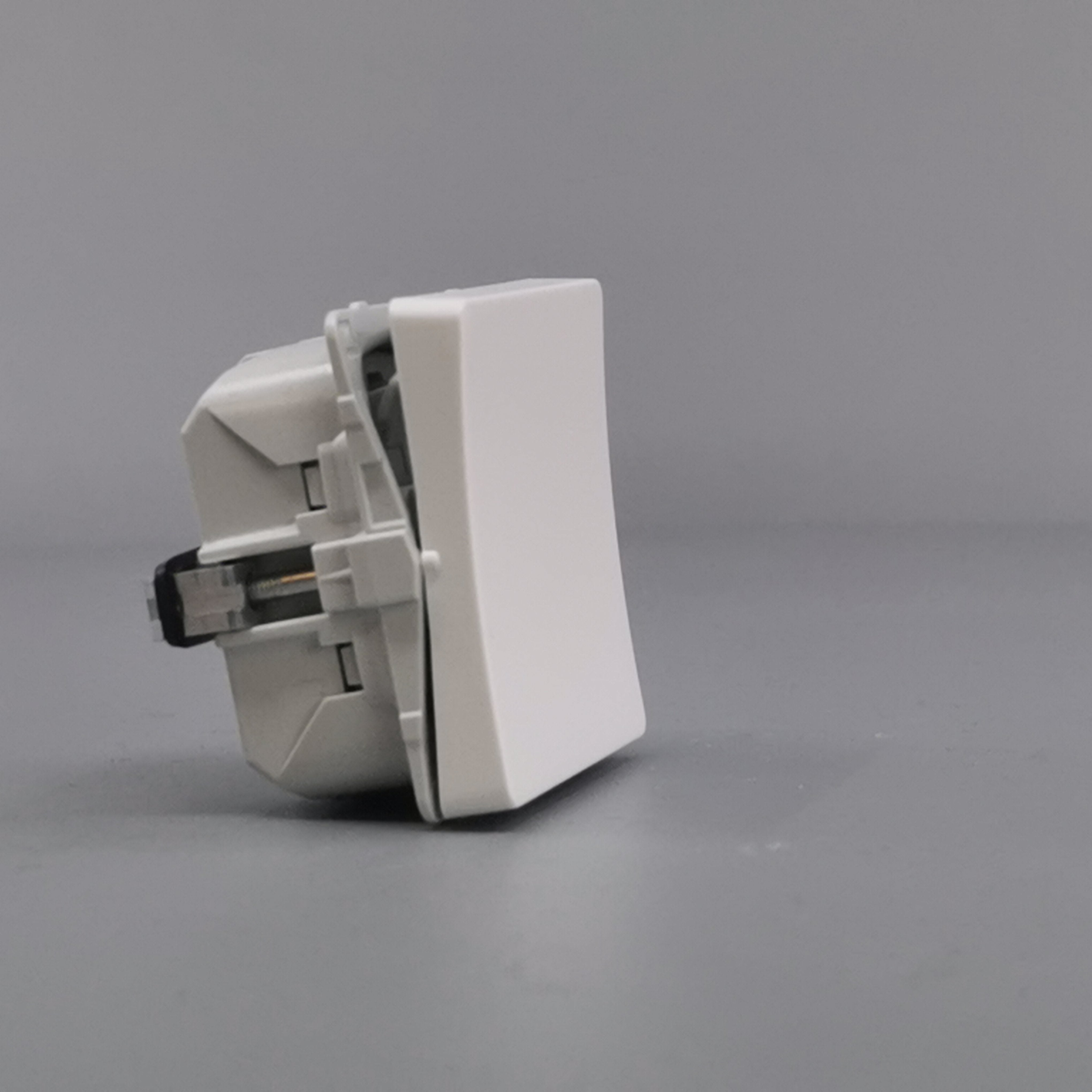 LK Fuga afbryder med sløjfeklemme 16A 1-pol - hvid