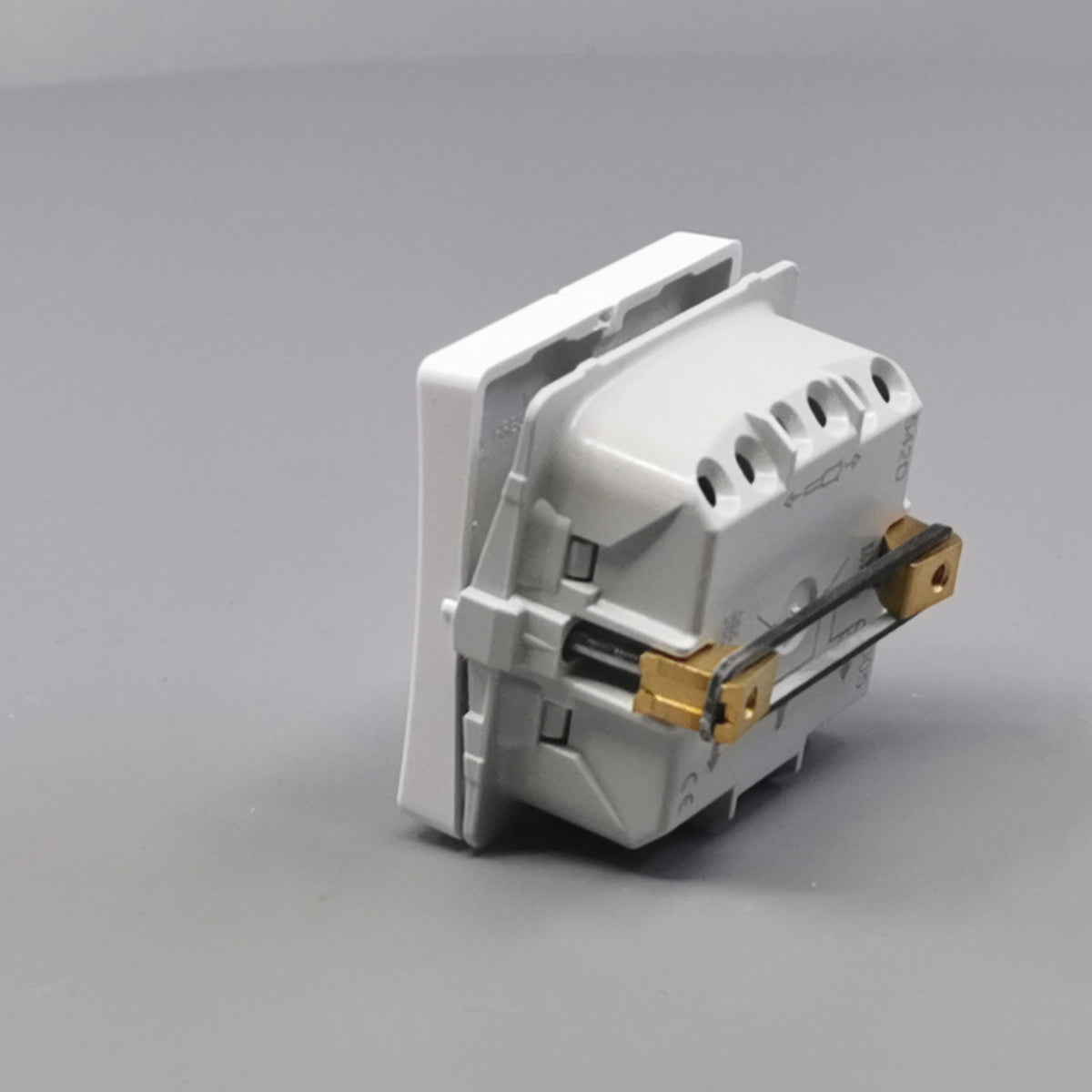 LK Fuga krone afbryder 16A - hvid (360° frame 9)