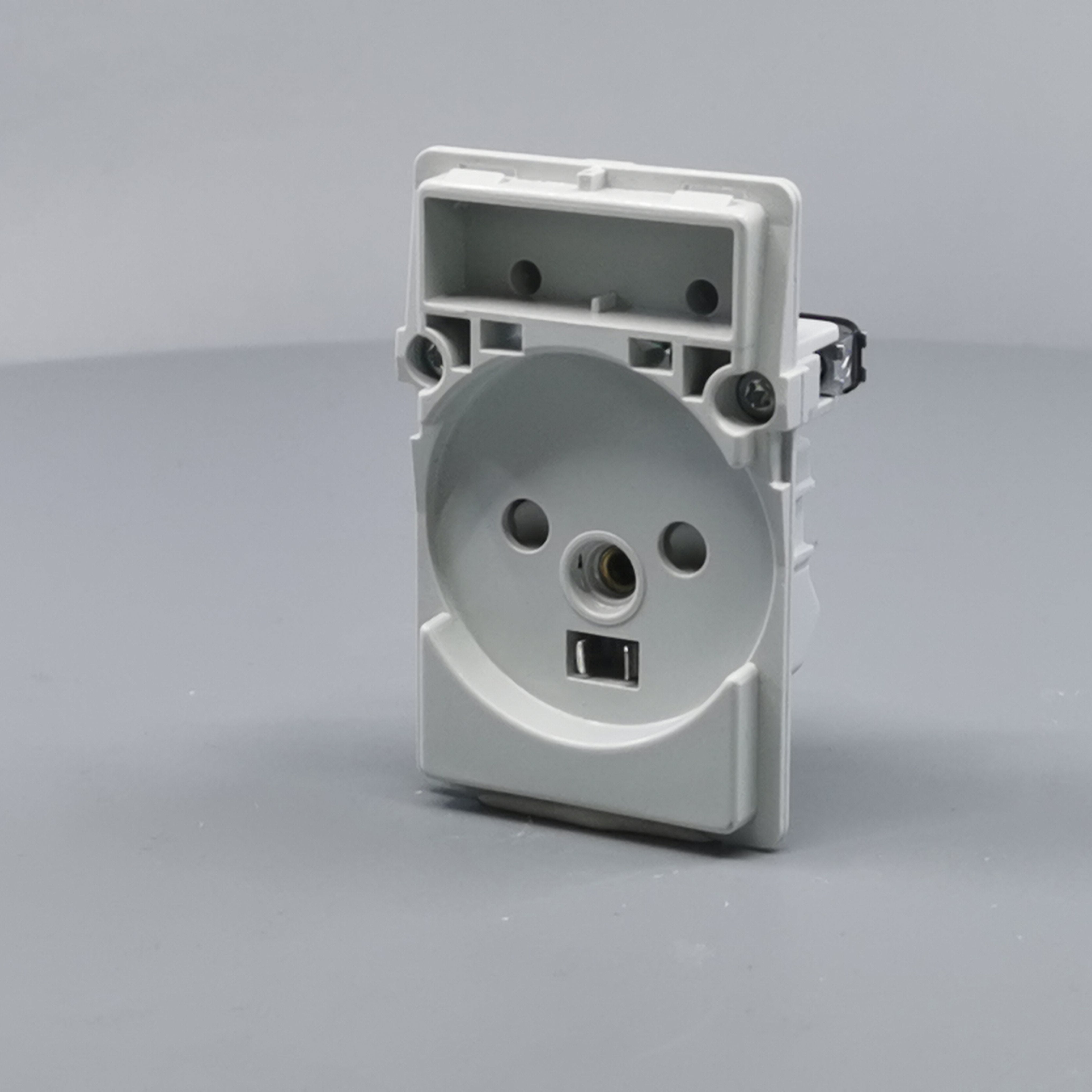 Fuga stikkontakt 2-pol m/jord 1½m uden afdækning