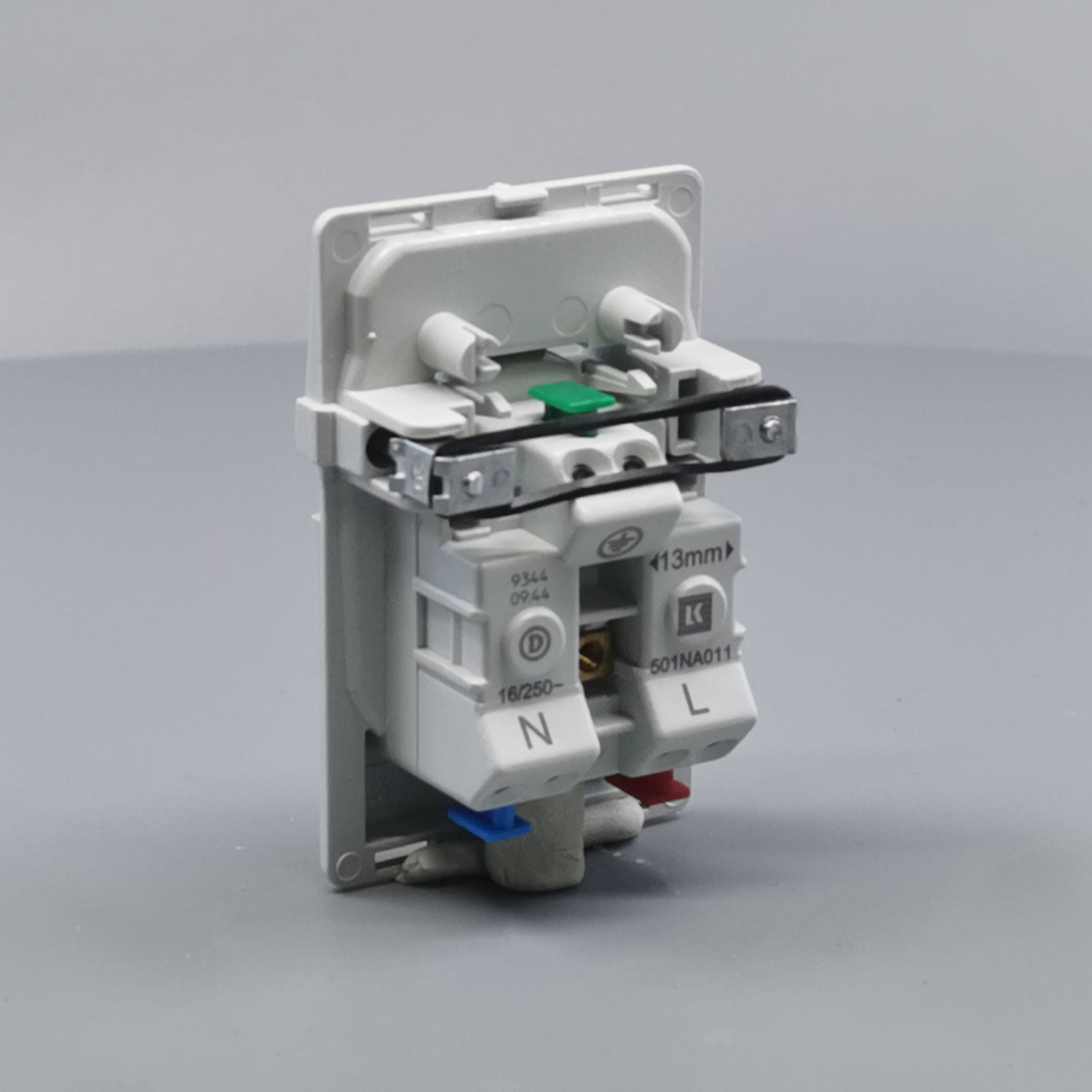 Fuga stikkontakt 2-pol m/jord 1½m uden afdækning