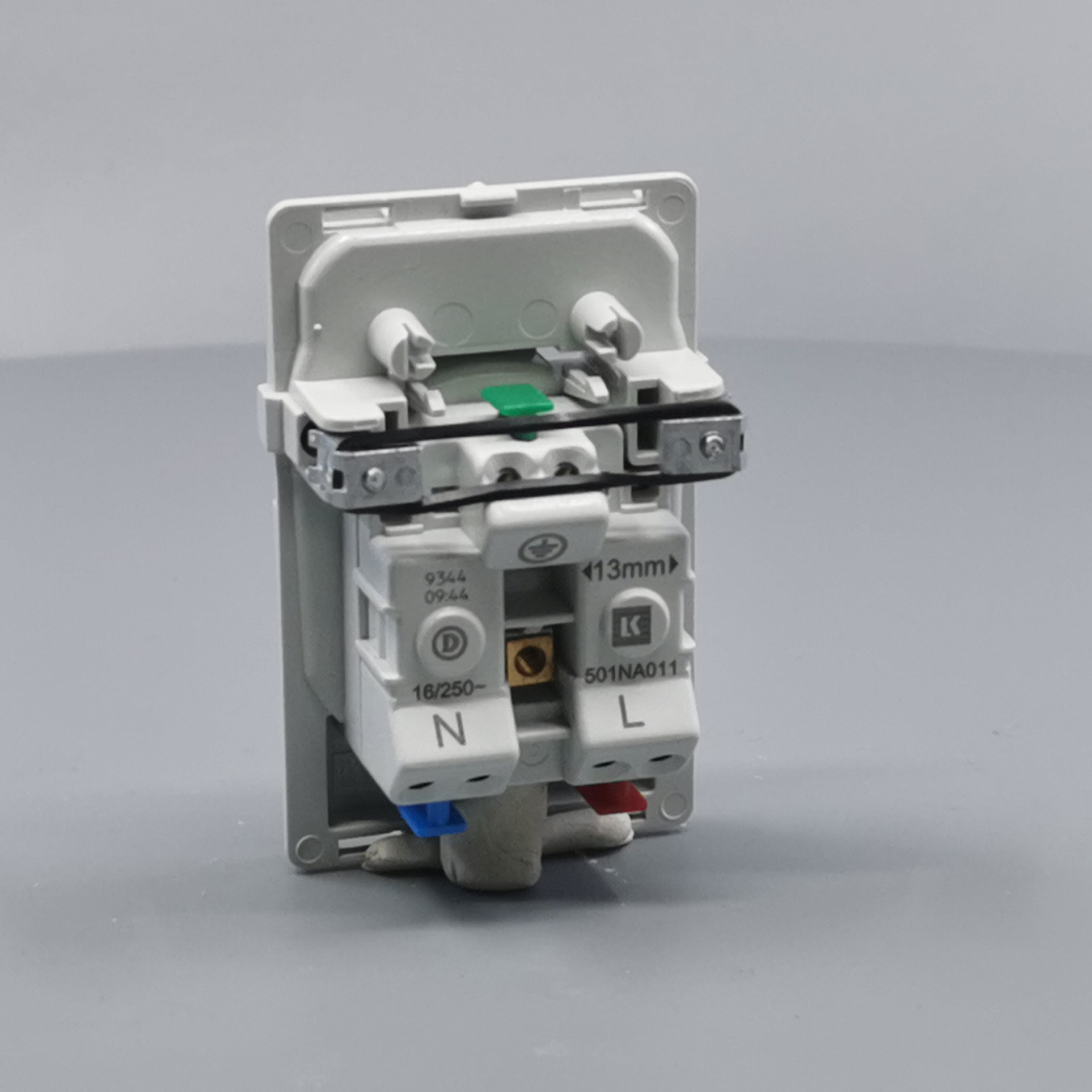 Fuga stikkontakt 2-pol m/jord 1½m uden afdækning