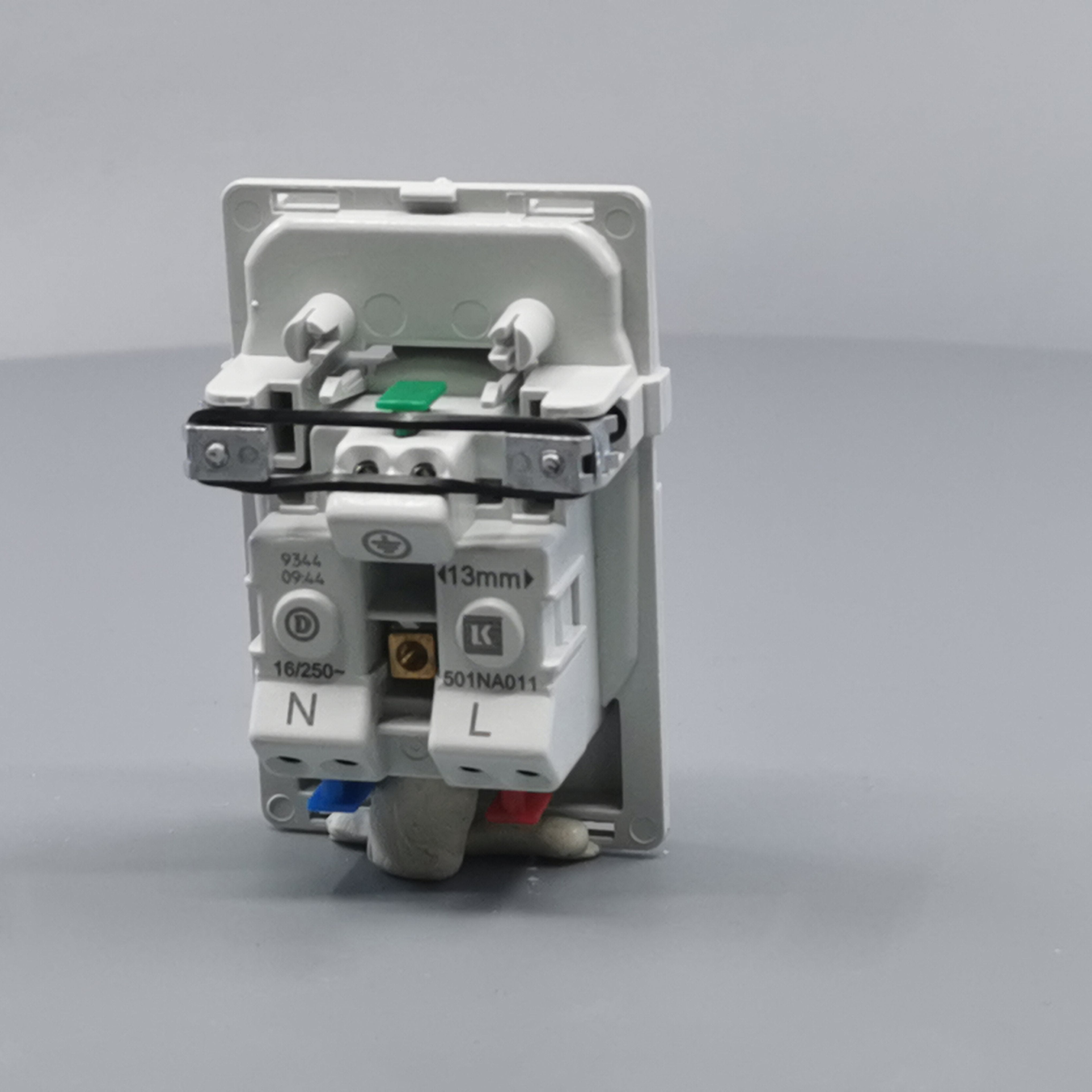 Fuga stikkontakt 2-pol m/jord 1½m uden afdækning